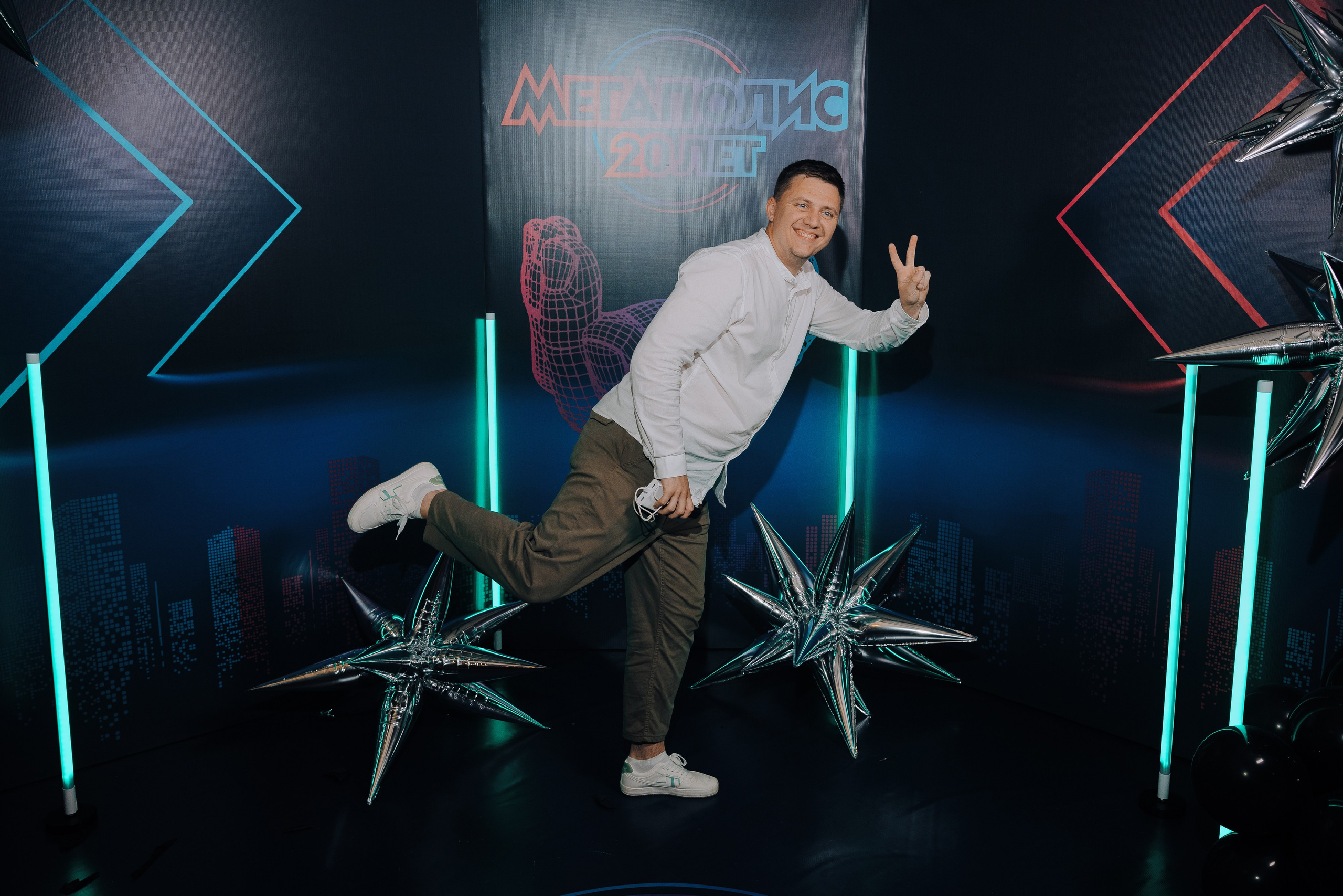 20 ЛЕТ МЕГАПОЛИС ЧЕЛЯБИНСК ХЕДЛАЙНЕР ЕЛКА. Репортажный фотограф Зуев Роман г. Челябинск