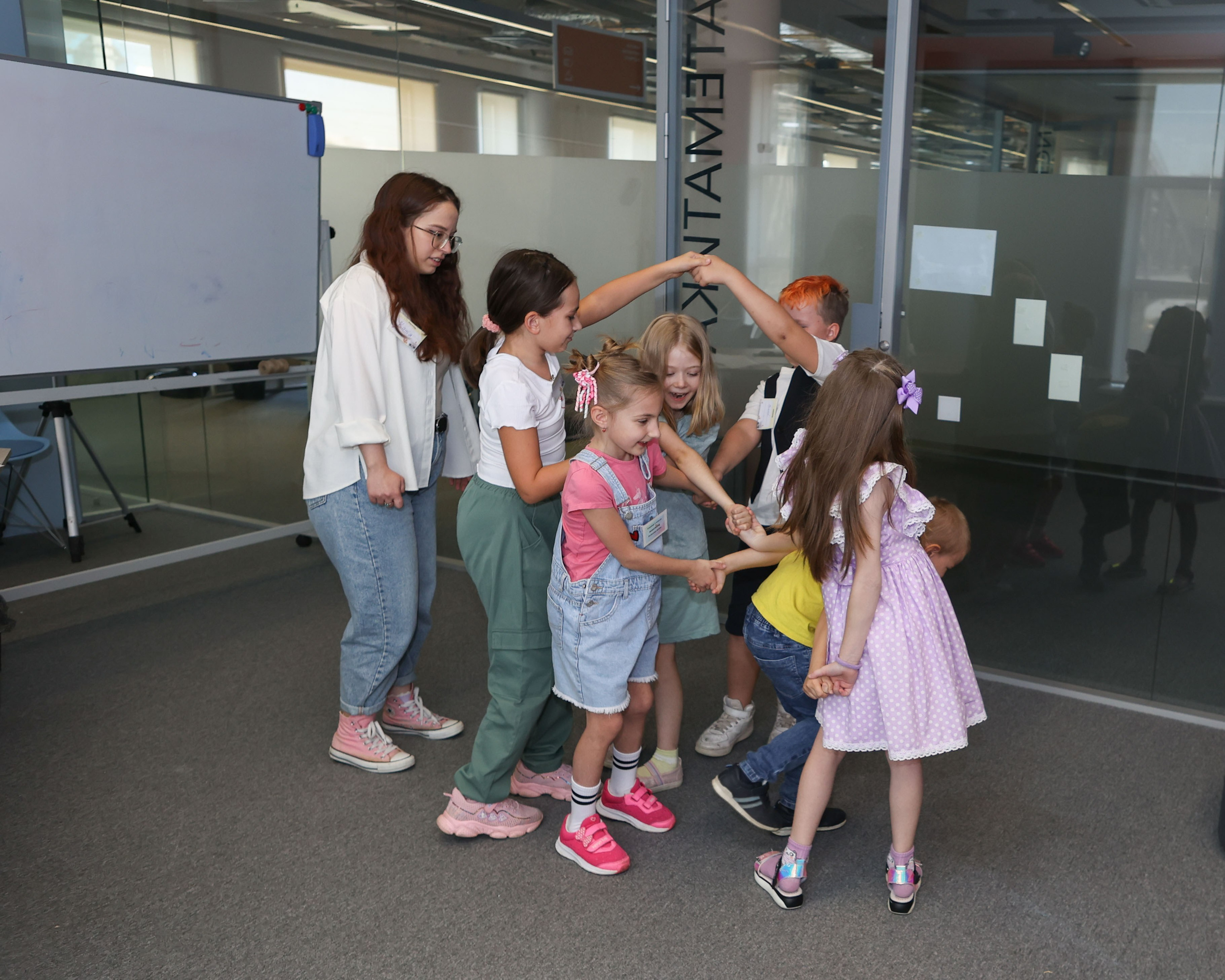 Новый учебный год в Школе Фоксфорд 1-2 классы. Выпускные альбомы и школьный фотограф в Подольске, Троицке, Щербинке, Москве и Московской области