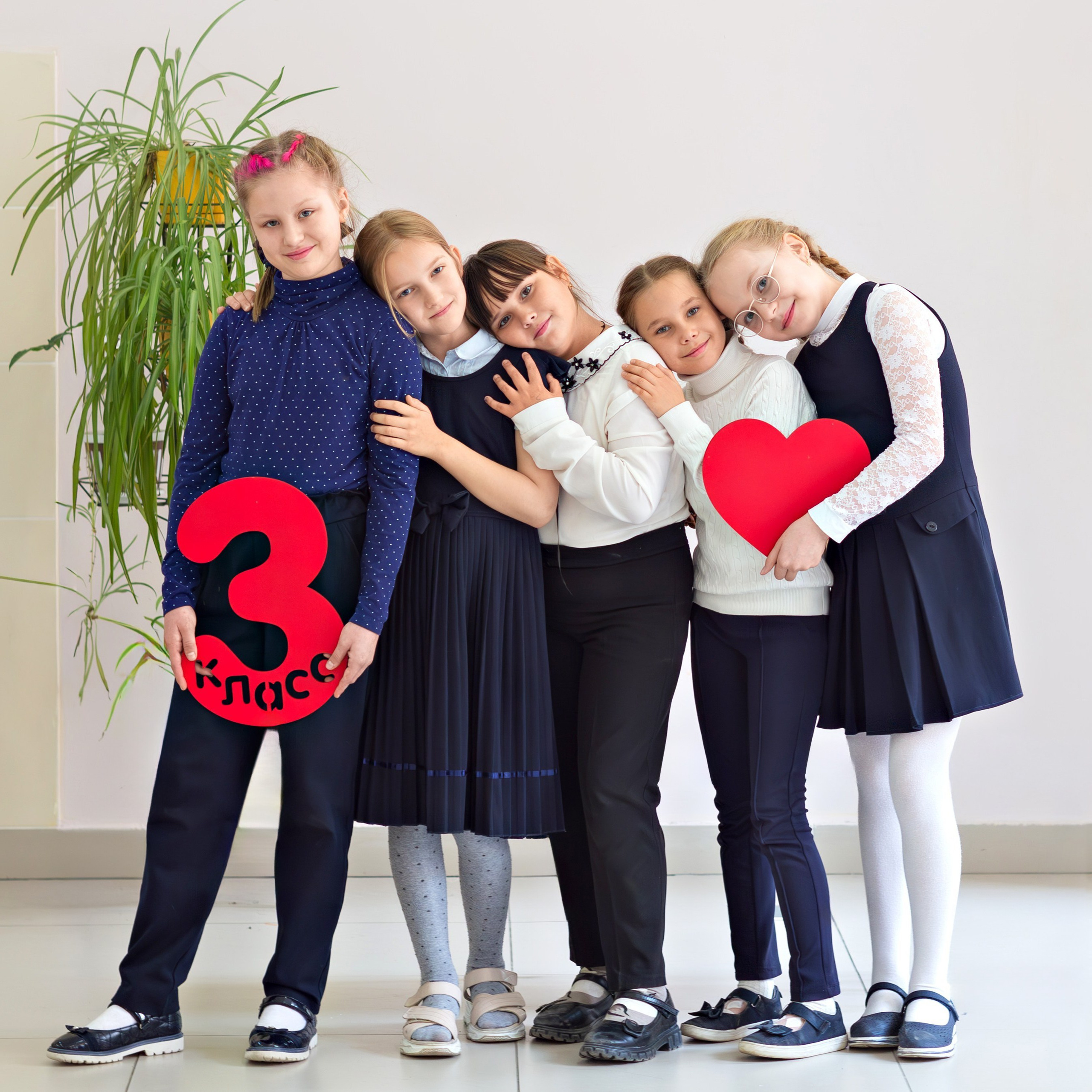 Друзья. Выпускные альбомы и школьный фотограф в Подольске, Троицке, Щербинке, Москве и Московской области