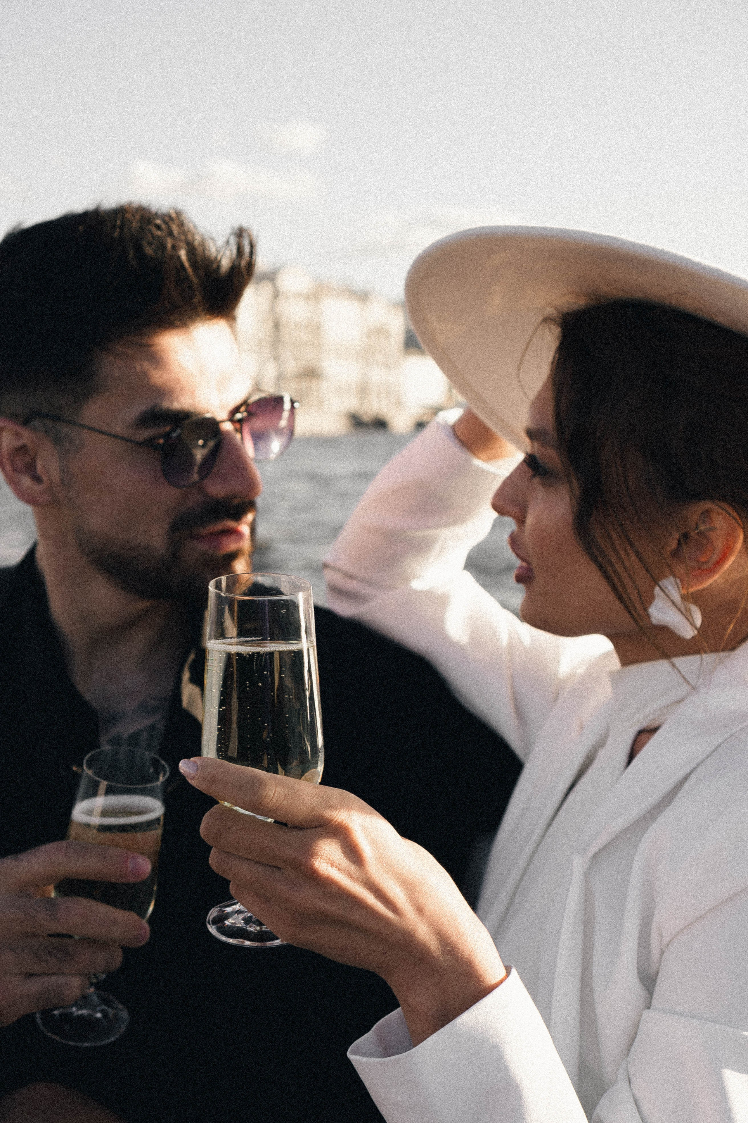 СВАДЕНБНАЯ СЬЕМКА НА КАТЕРЕ ПО КАНАЛАМ САНКТ-ПЕТЕРБУРГА И В АКВАТОРИИ НЕВЫ. Профессиональный фотограф, Санкт-Петербург — Виктория Богомолова