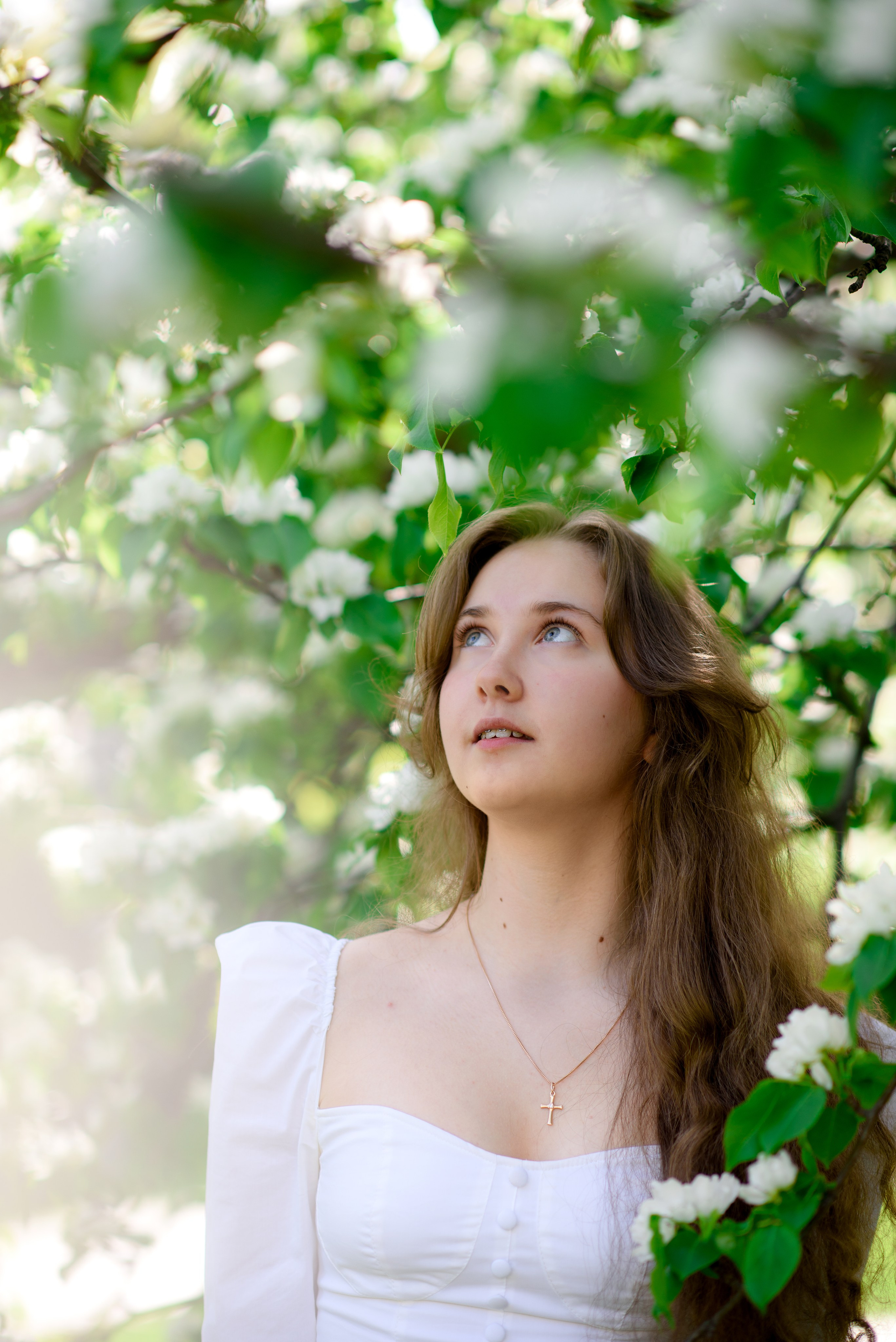 Фотосессия девочки-подростка в Музеоне в цветении. Главная