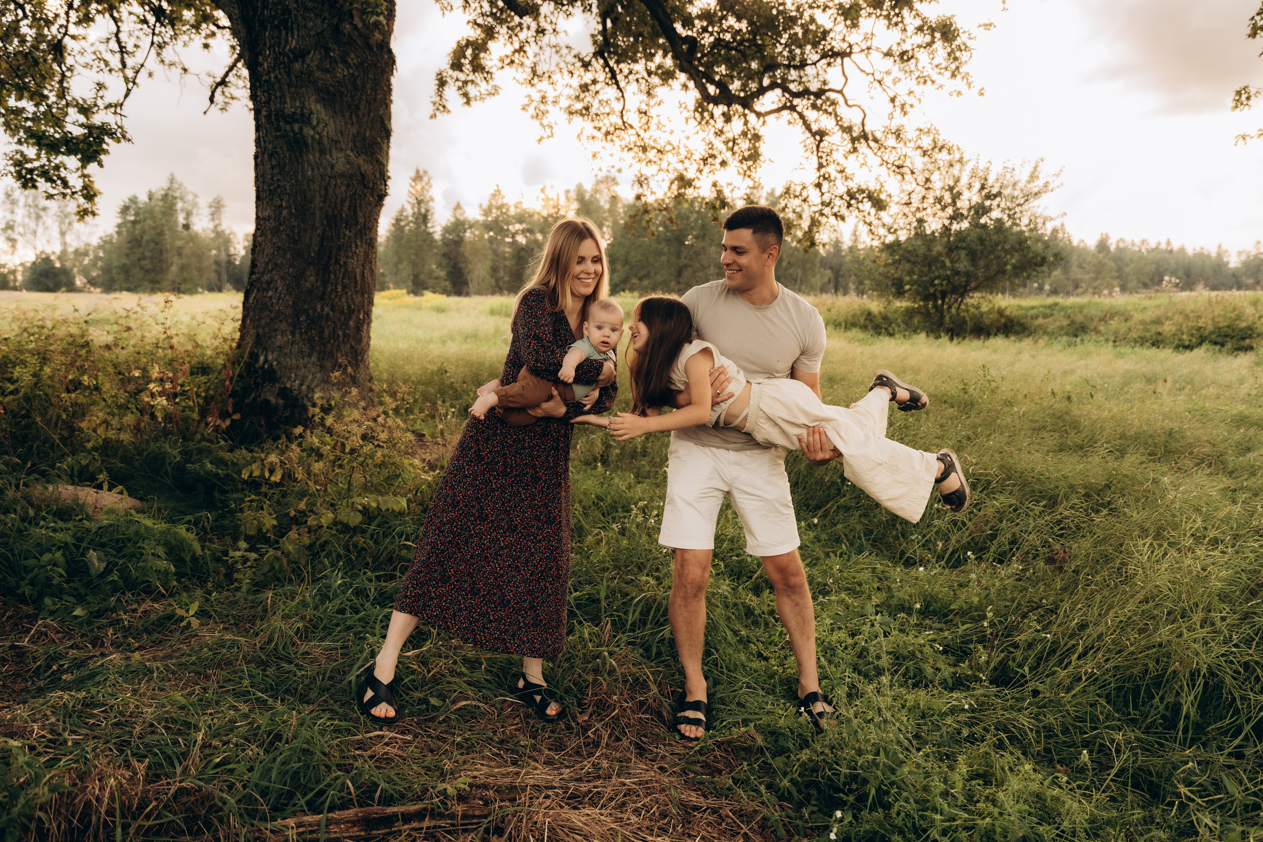 Оля, Женя, Роза и Федя. Фотограф Мария Миллс | Минск