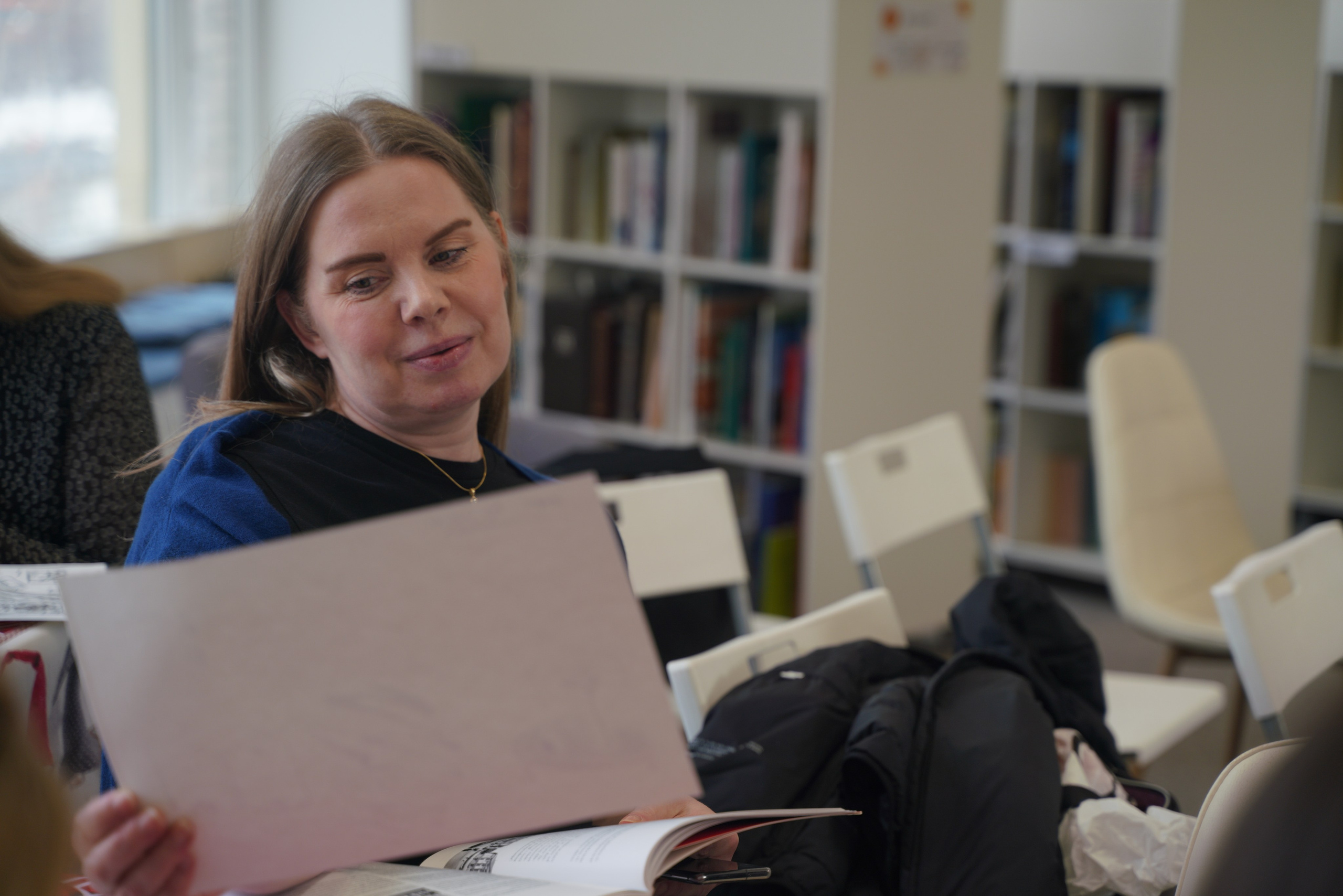 Съемка мастер-класса на открытии выставки Александра Белугина «Малка Верея» в Билиотеке иностранной литературы. Портретный и репортажный фотограф Наталья Горобец