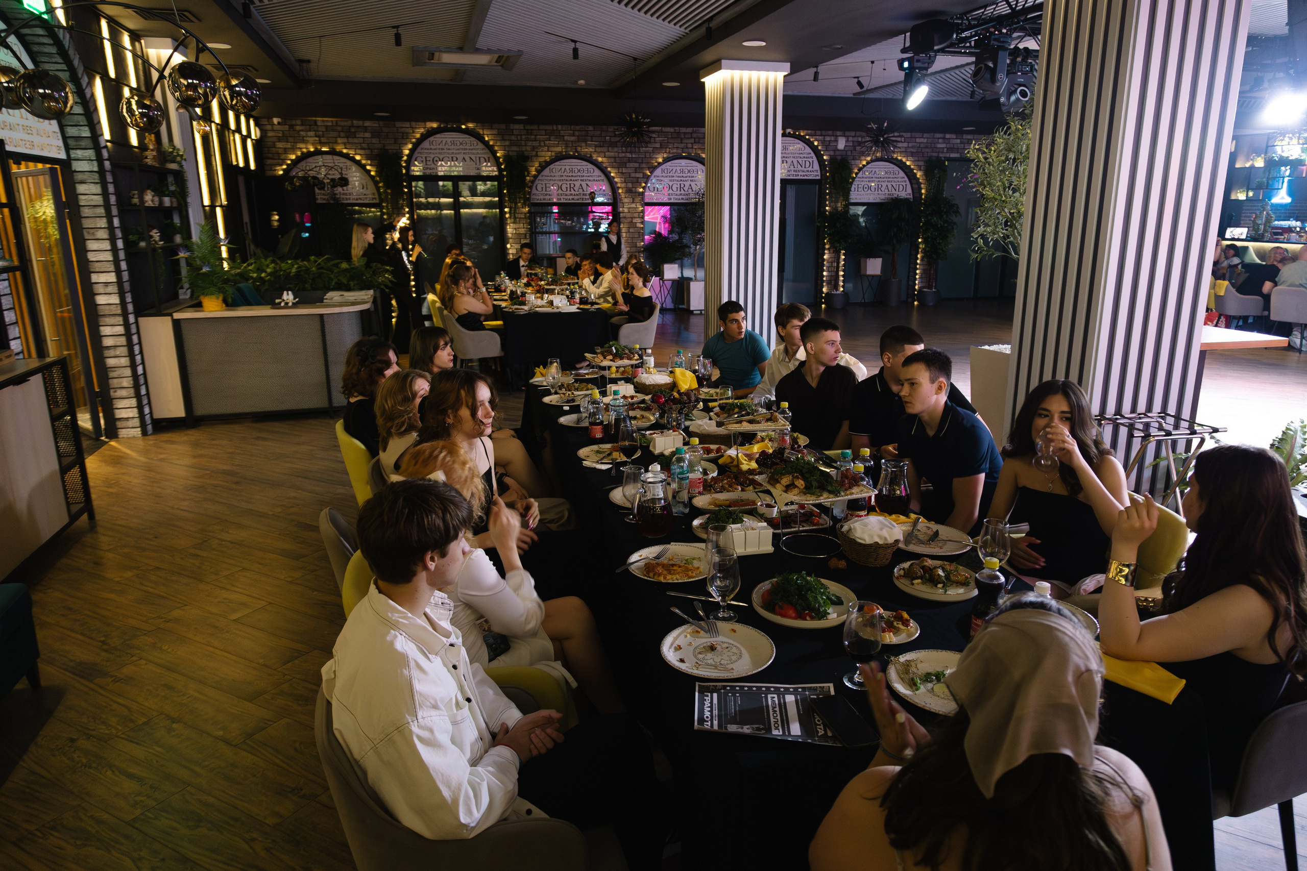 Выпускной 9В класса 2025. Артур Иликчян — Wedding & Event фотограф в Краснодаре