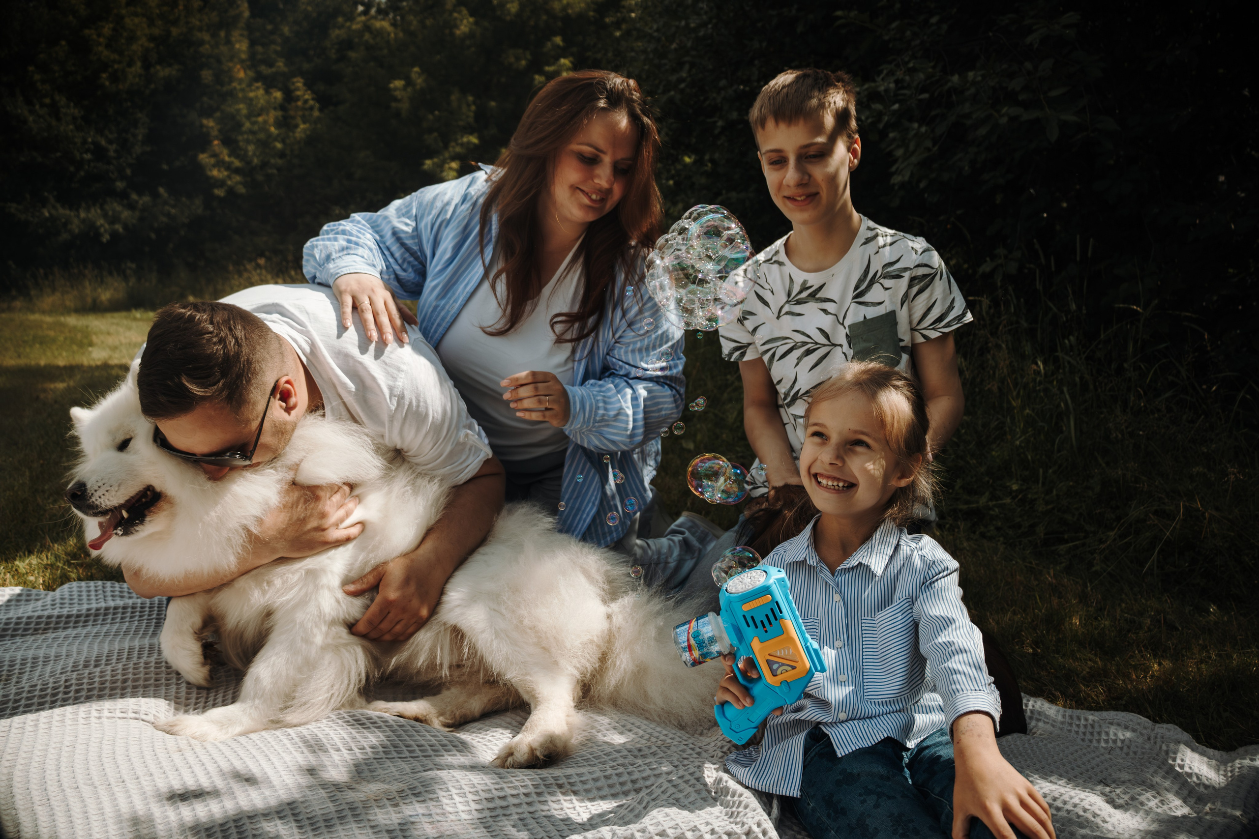 Семейная фотосессия с собаками в парке. Фотограф-анималист в Москве Екатерина Тихонова