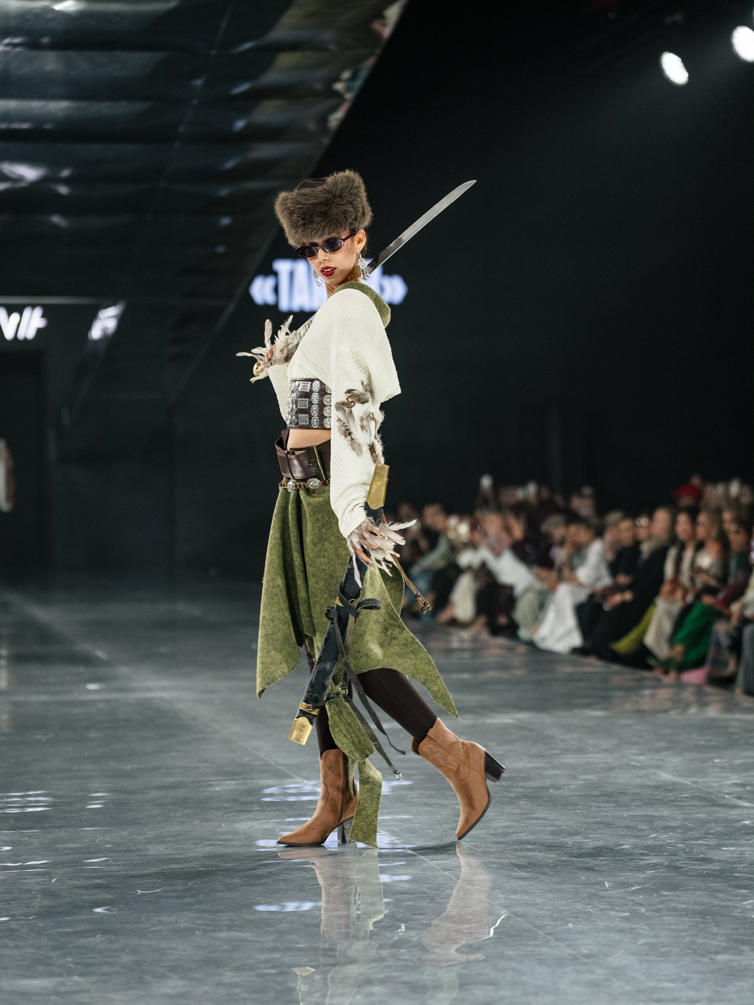 Visa Fashion Week SAKH. Сайт Алматинского НЮ АРТ, будуар и фэшн фотографа Дениса Карпенко