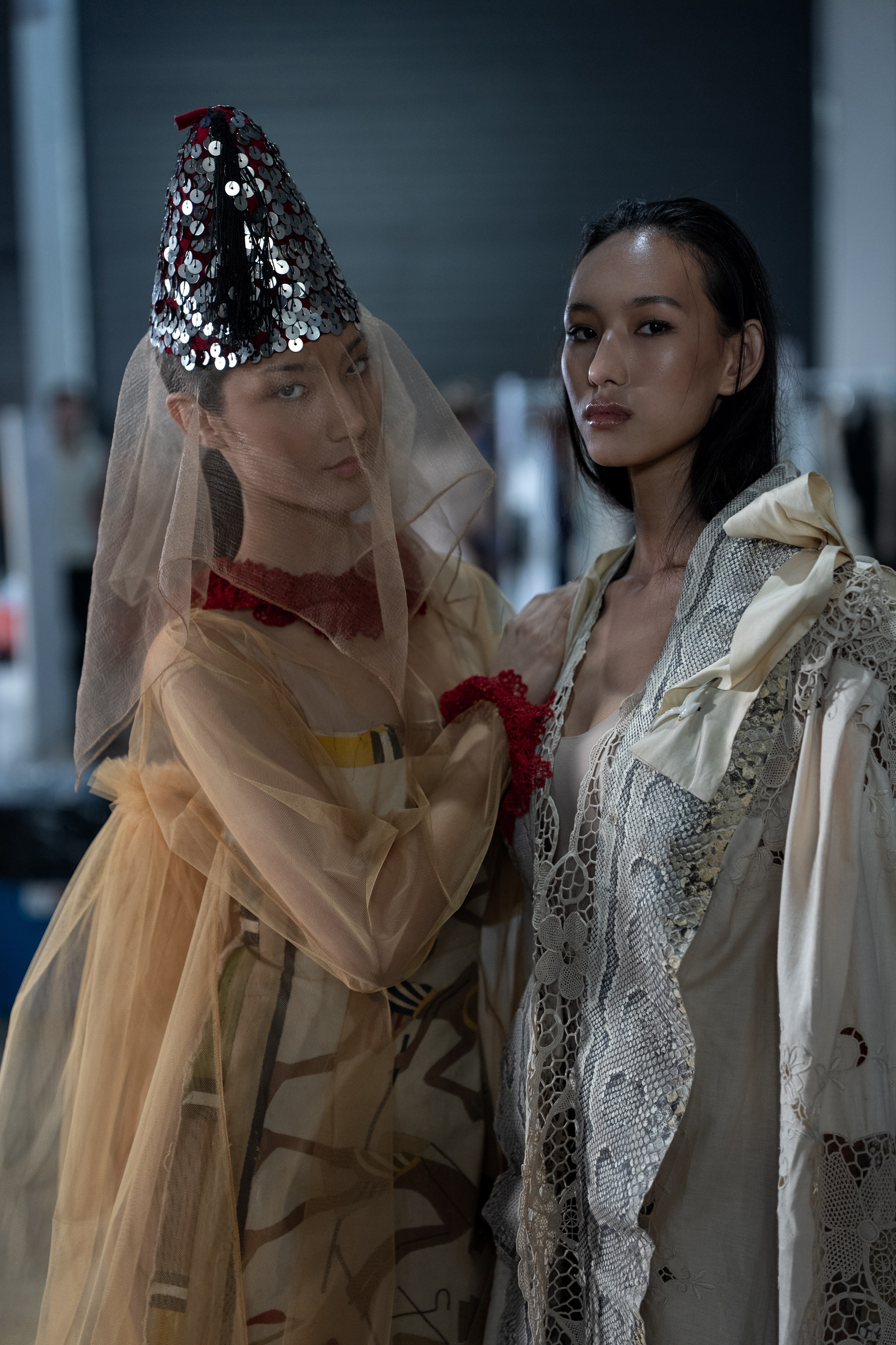 Visa Fashion Week Almaty Pre-Fall 2026 April Backstage Day 2. Сайт Алматинского НЮ АРТ, будуар и фэшн фотографа Дениса Карпенко