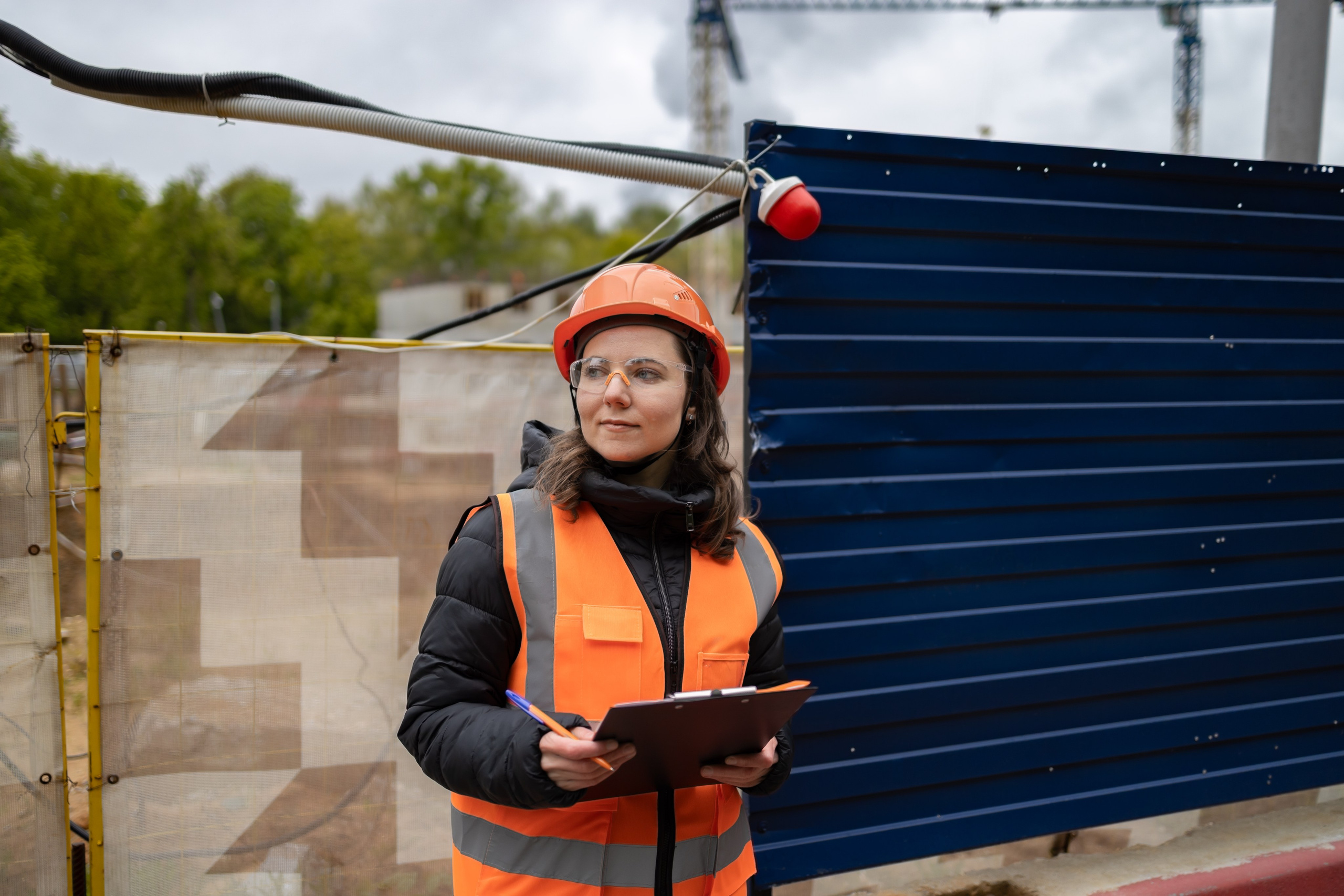 Фотосессия «Стройка» модель Ирина. Репортажный, семейный и студийный фотограф в Москве Демин Алексей