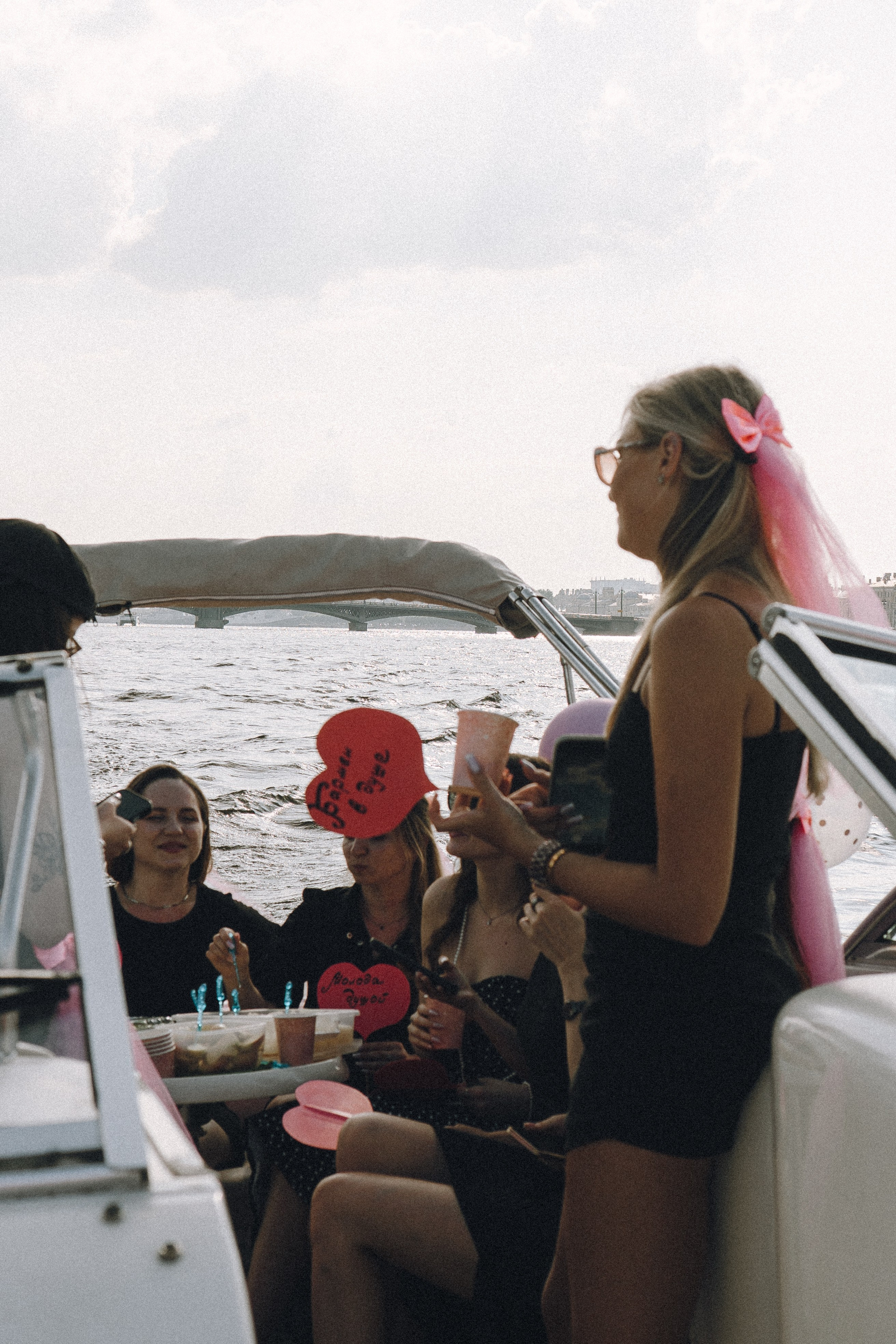 ДЕВИЧНИК НА КАТЕРЕ. Профессиональный фотограф, Санкт-Петербург — Виктория Богомолова