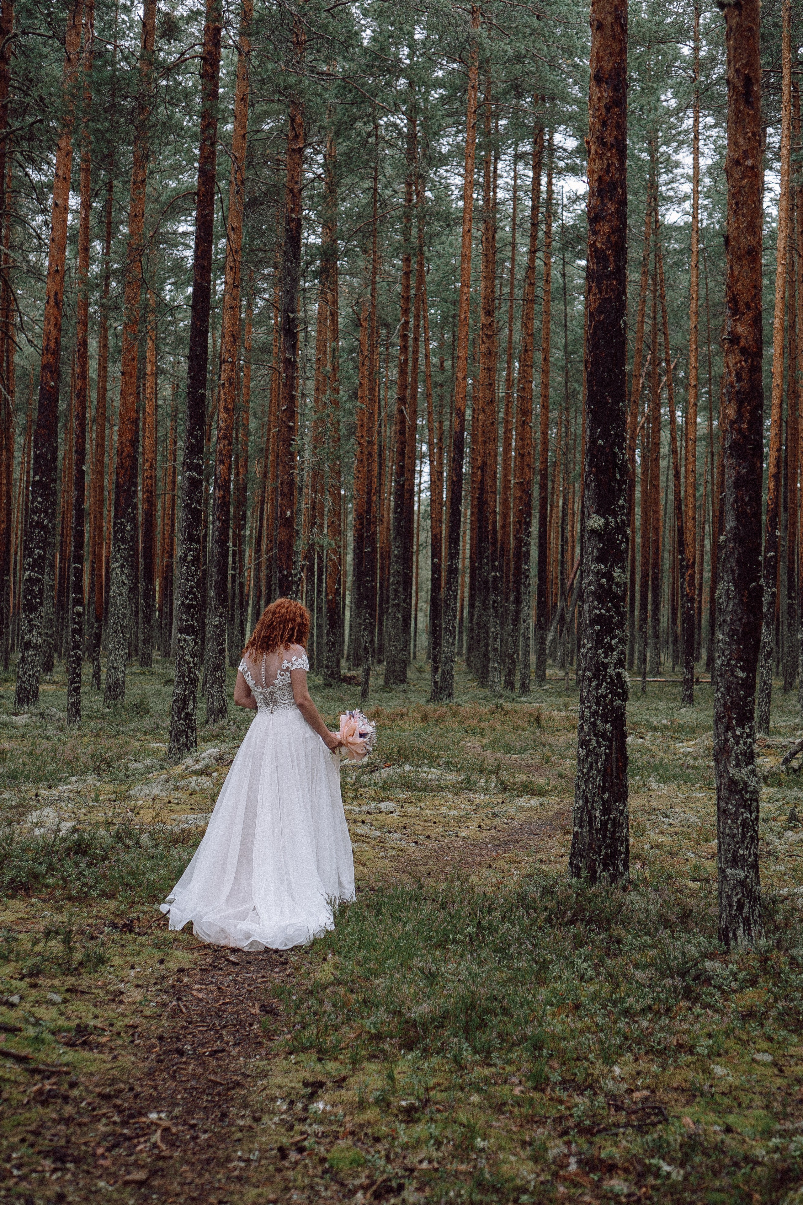 СВАДЕБНАЯ ФОТОСЕССИИЯ ПАРЫ В ГОРОДЕ ПРИОЗЕРСК В СОСНОВОМ ЛЕСУ И С ПИКАПОМ. Профессиональный фотограф, Санкт-Петербург — Виктория Богомолова