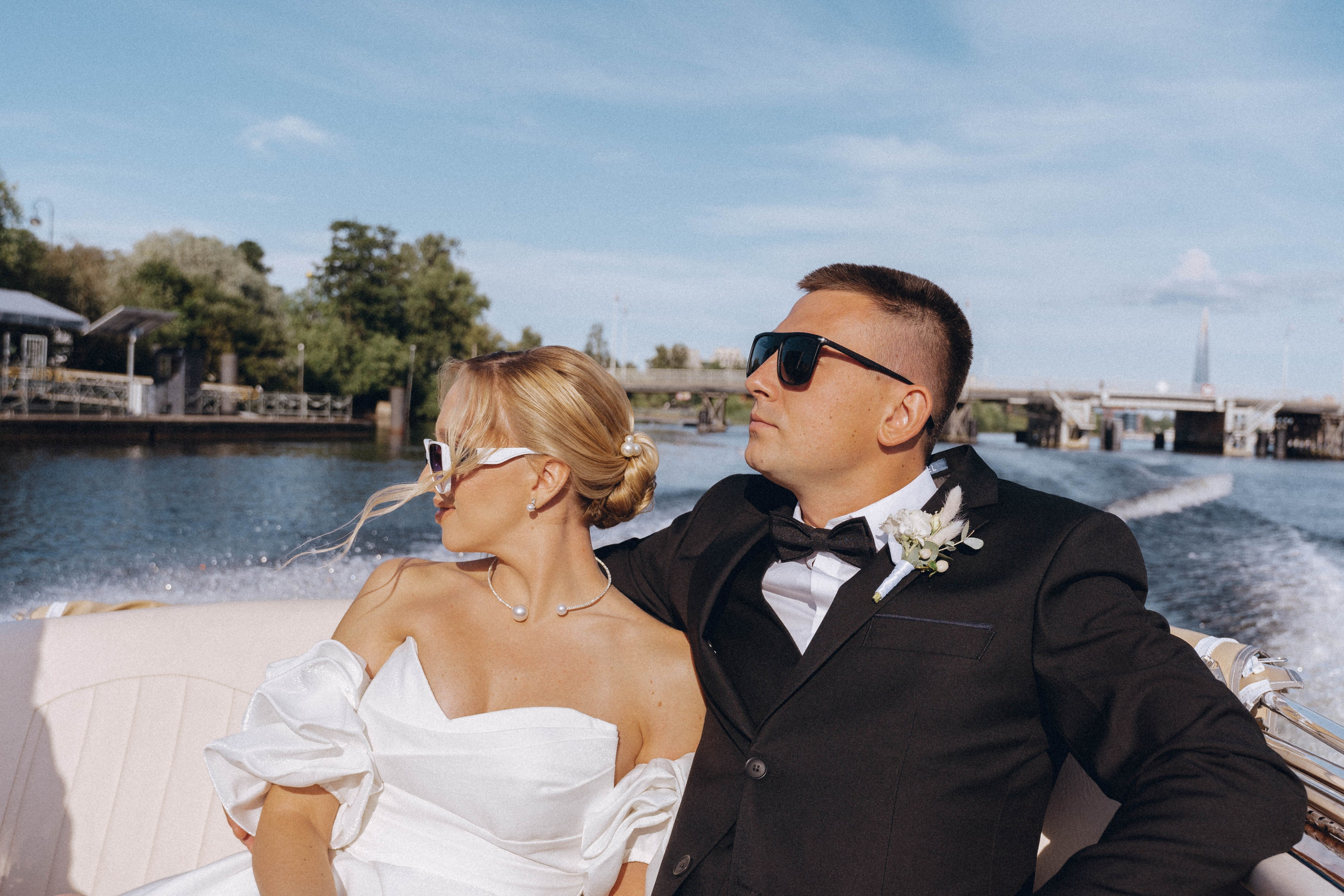 СВАДЕНБНАЯ СЬЕМКА НА КАТЕРЕ ПО КАНАЛАМ САНКТ-ПЕТЕРБУРГА И В АКВАТОРИИ НЕВЫ. Профессиональный фотограф, Санкт-Петербург — Виктория Богомолова