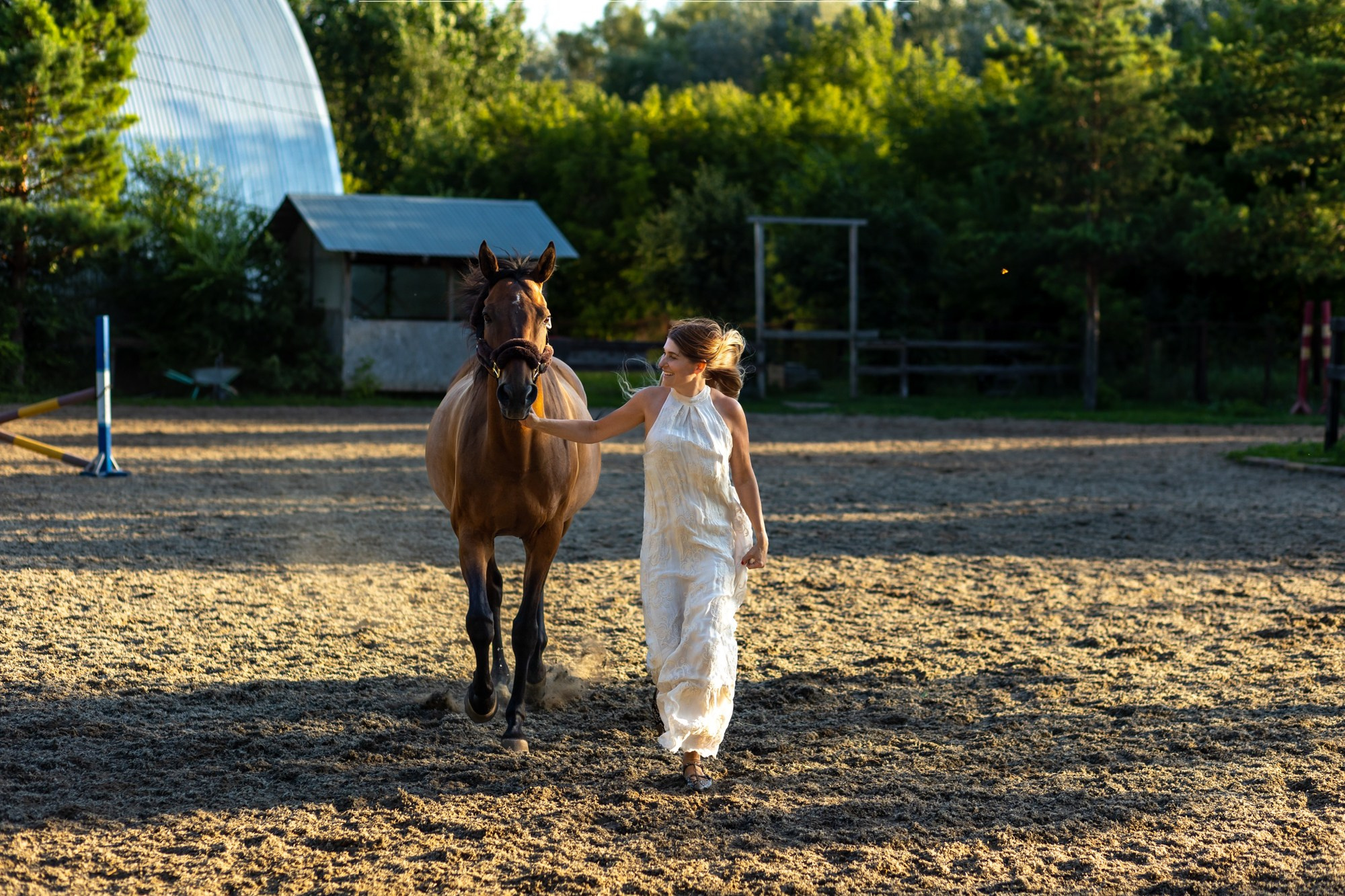 Семейная фотосессия в конном клубе. Фотограф в Оренбурге. Профессиональный фотограф
