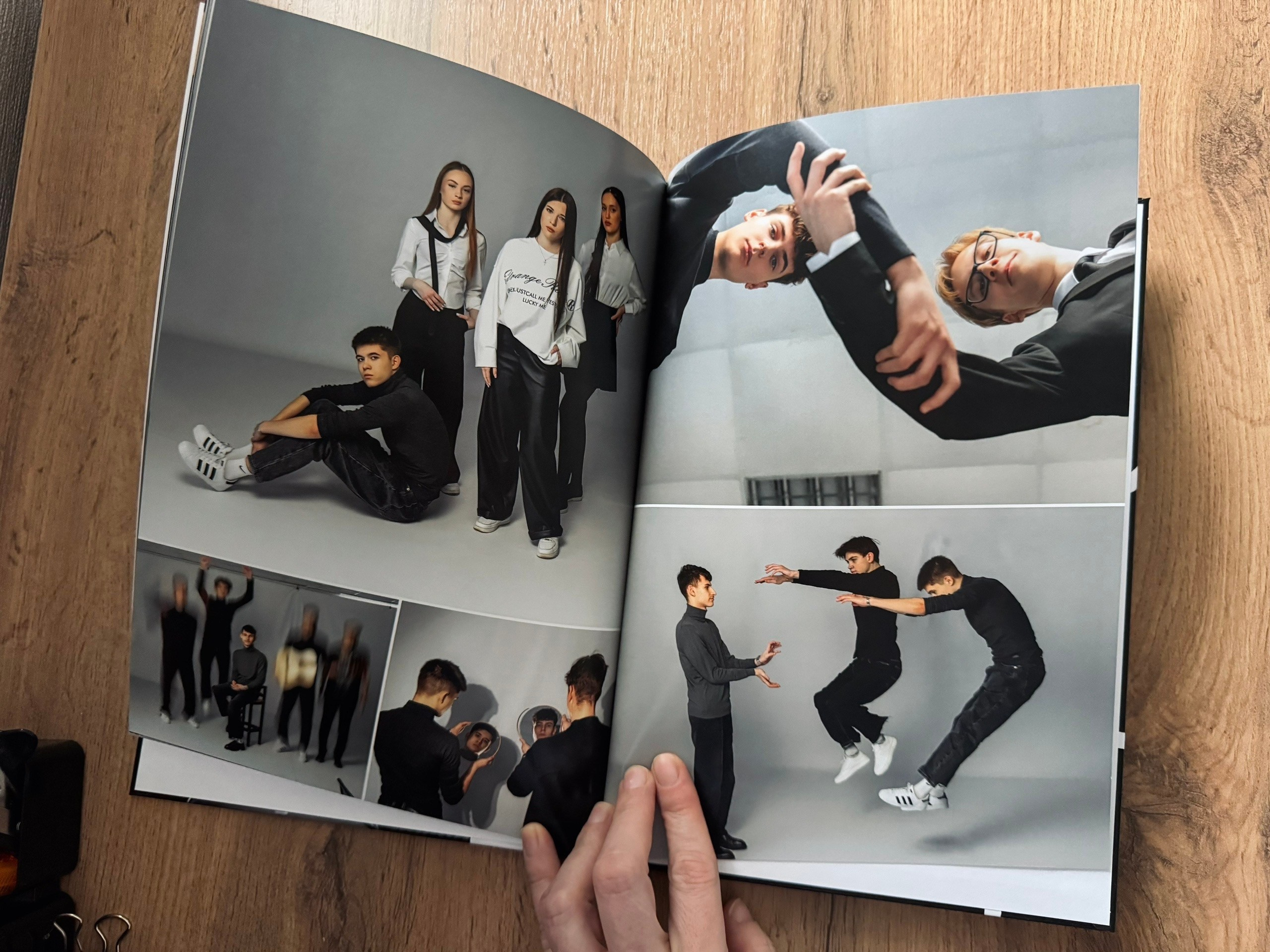 Книга «ИСТОРИЯ В ЛИЦАХ». Школьный фотограф Мария Родькина. Рузаевка и Саранск. Выпускные альбомы