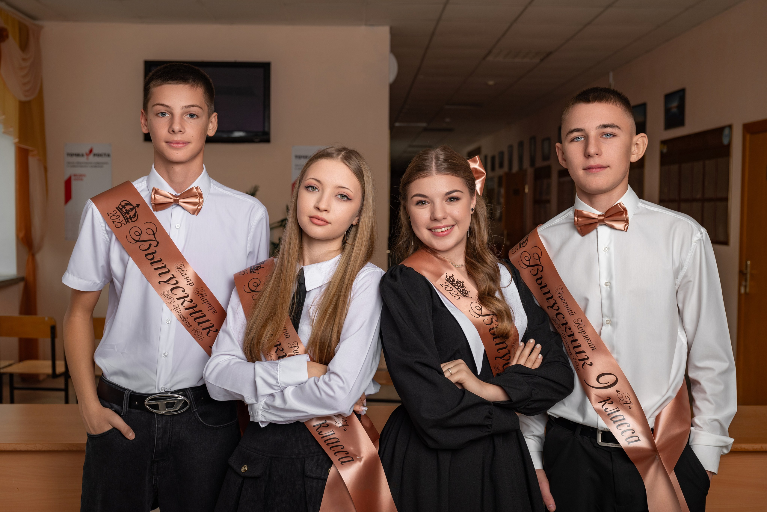 Группы. Школьный фотограф в Валуйках. Фотосессии для выпускников и изготовление выпускных альбомов в городе Валуйки и в Белгородской области