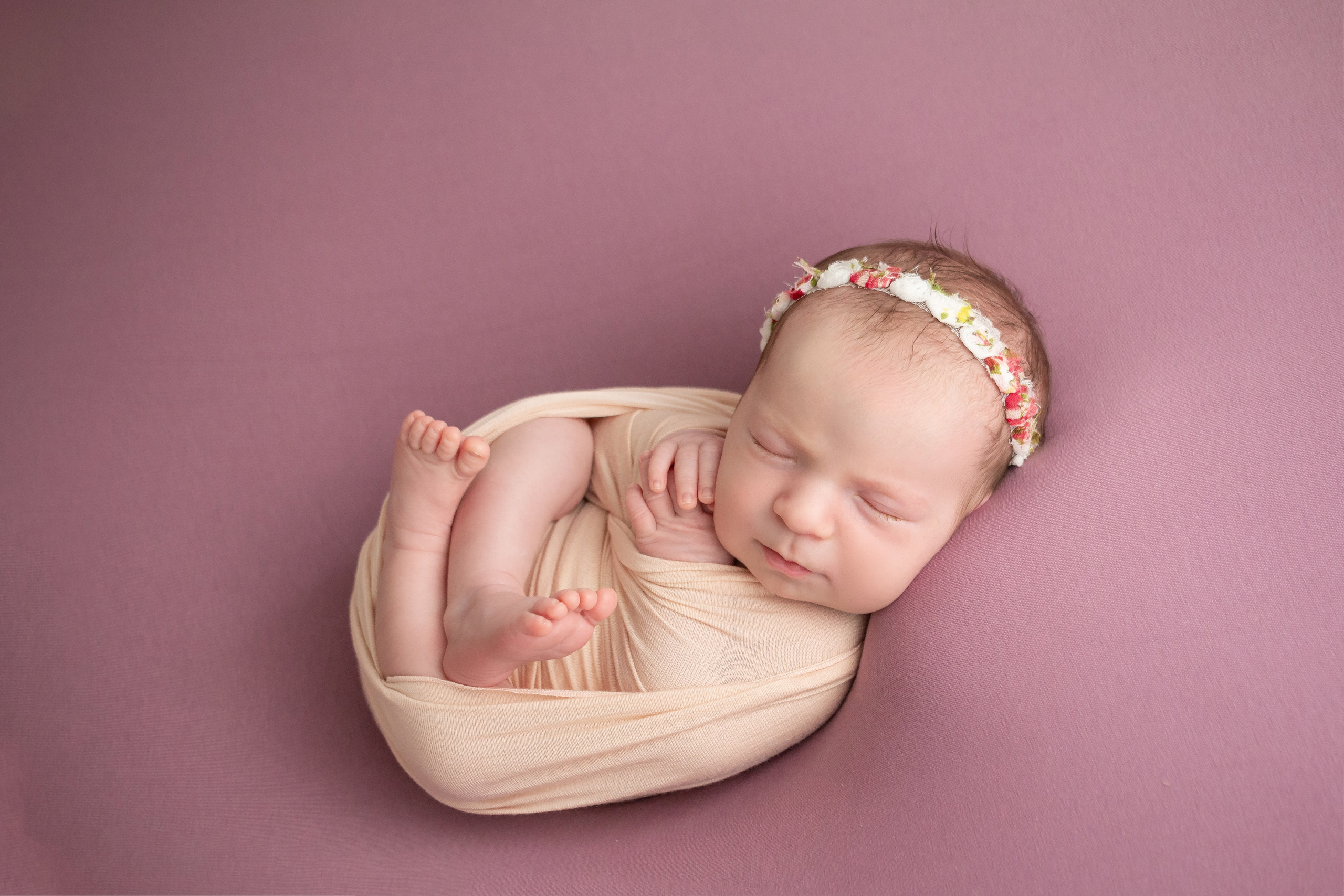 Классический стиль newborn. Фотограф новорождённых Анапа Елена Кушнарь