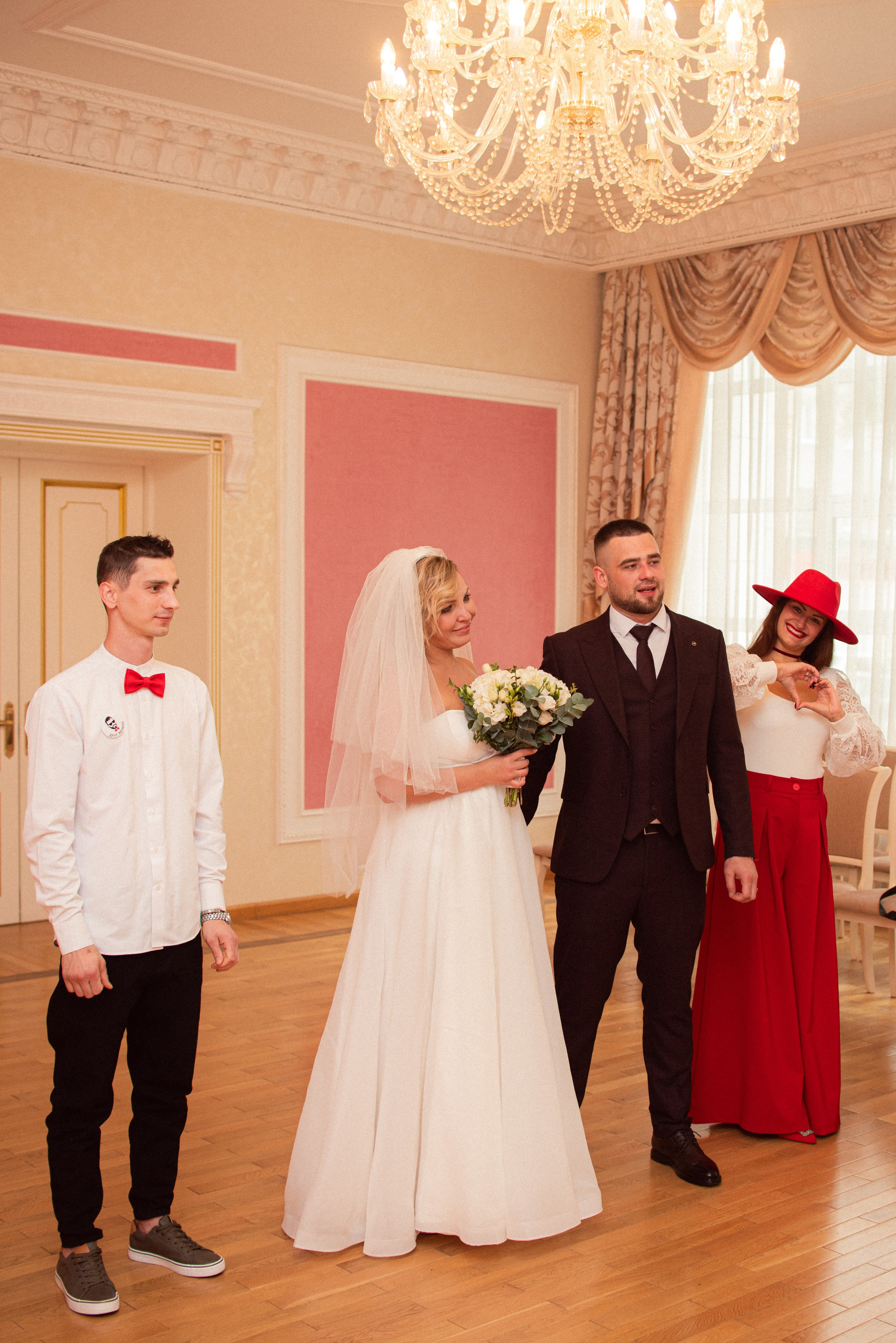 Свадебная фотосессия в Старой Купавне: фото и цены 2026 | Алёна Макеева. Свадебный и семейный фотограф в Москве и МО (Фрязино, Королёв, Коломна) Макеева Алёна