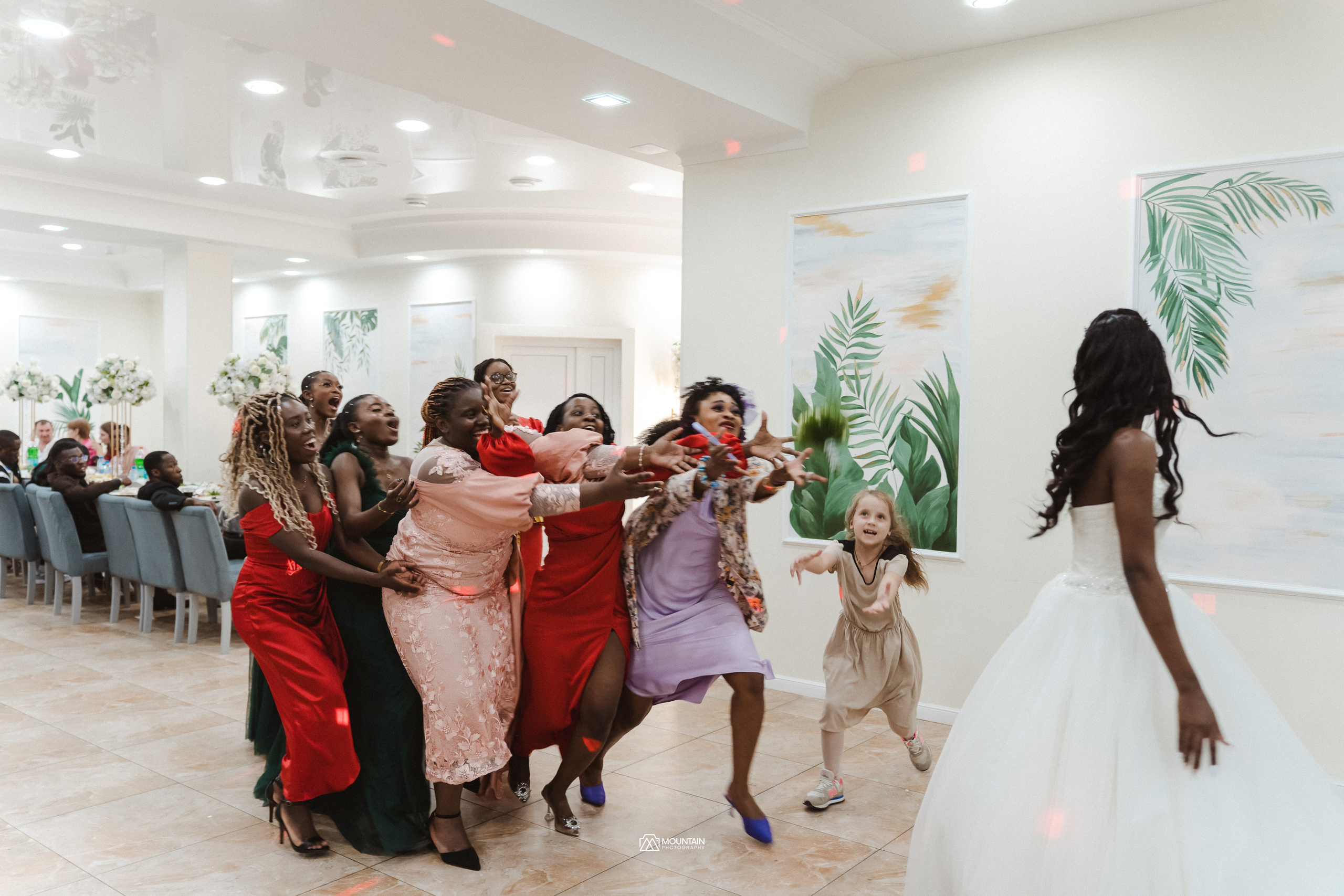 Synthia and Jospin Part 2. Я занимаюсь событийной, свадебной, товарной, студийной… фотографией