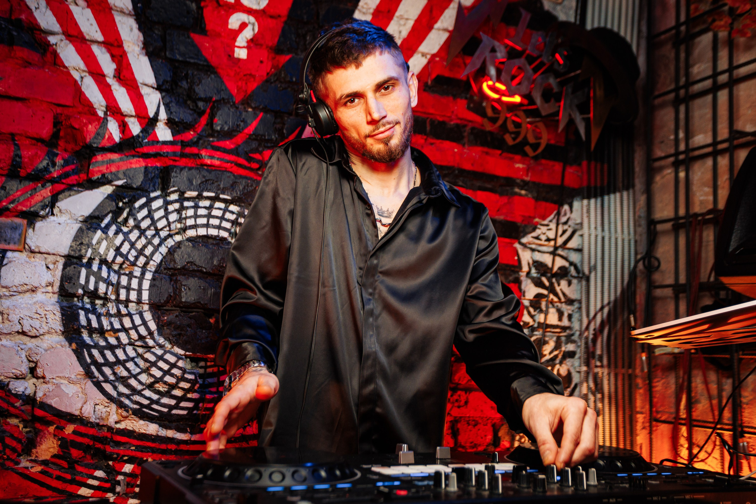 Happy Valentine's day_Пьяный Плющ_Симферополь_14.02.2025. Аминов Руслан | Фотограф