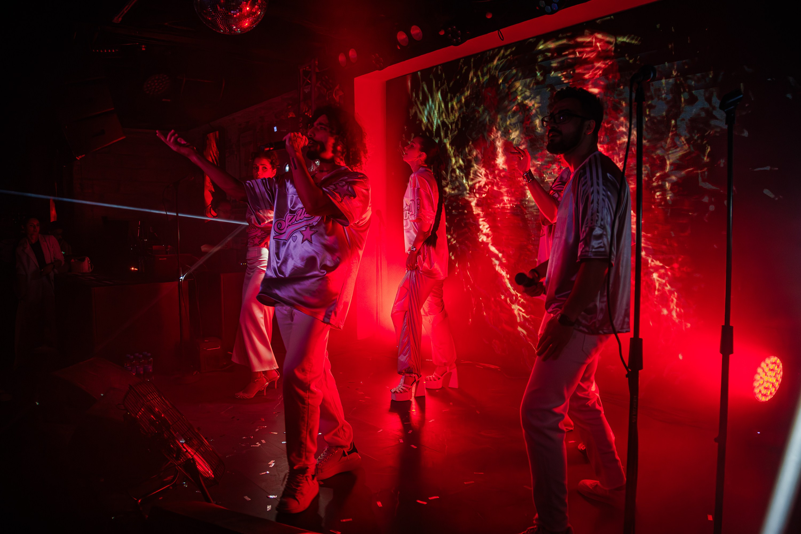 «МИША МАРВИН"_Чайка на пляже_Ялта_14.06.2025. Аминов Руслан | Фотограф