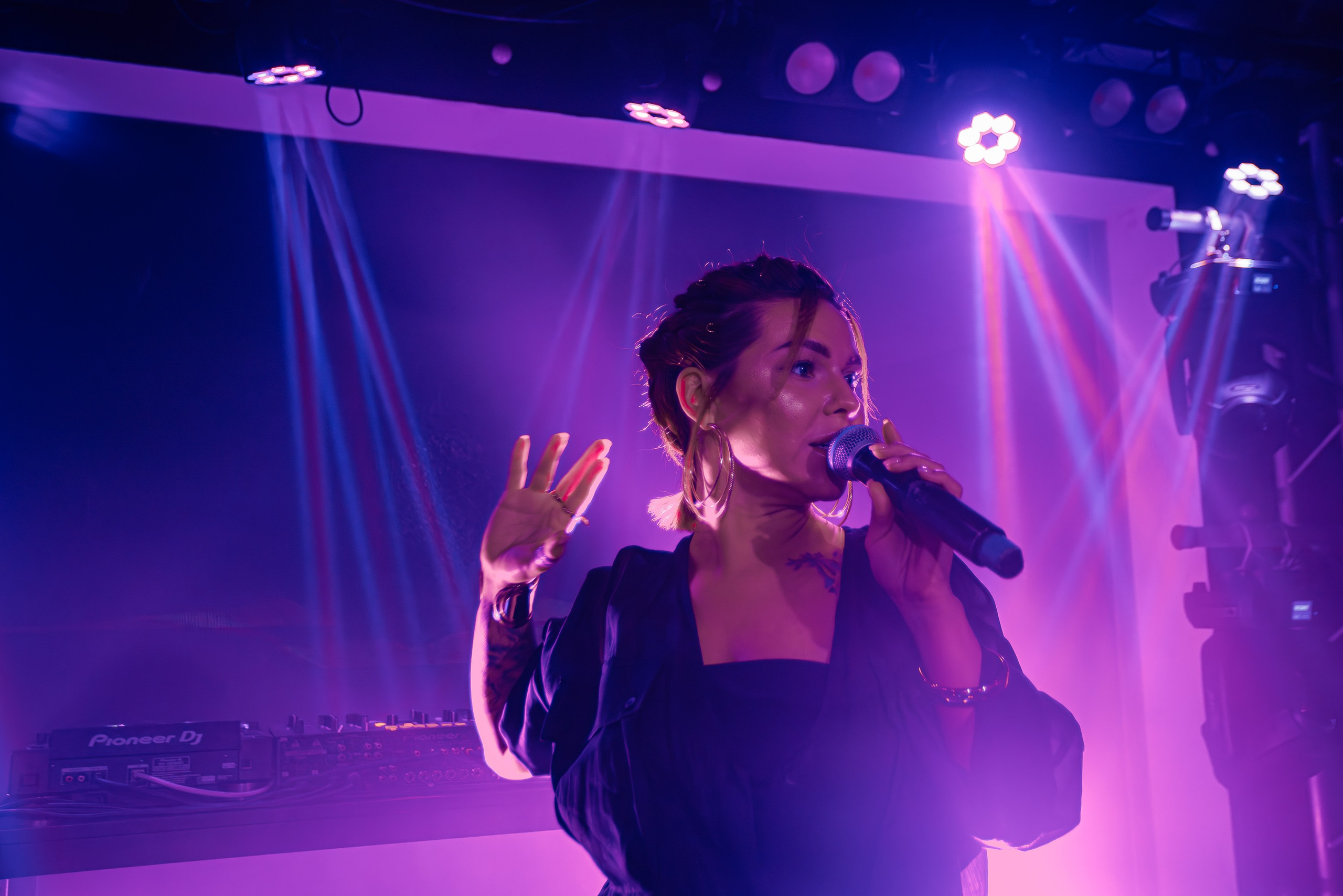 «LIZWI"_Чайка на пляже_Ялта_7.06.2025. Аминов Руслан | Фотограф