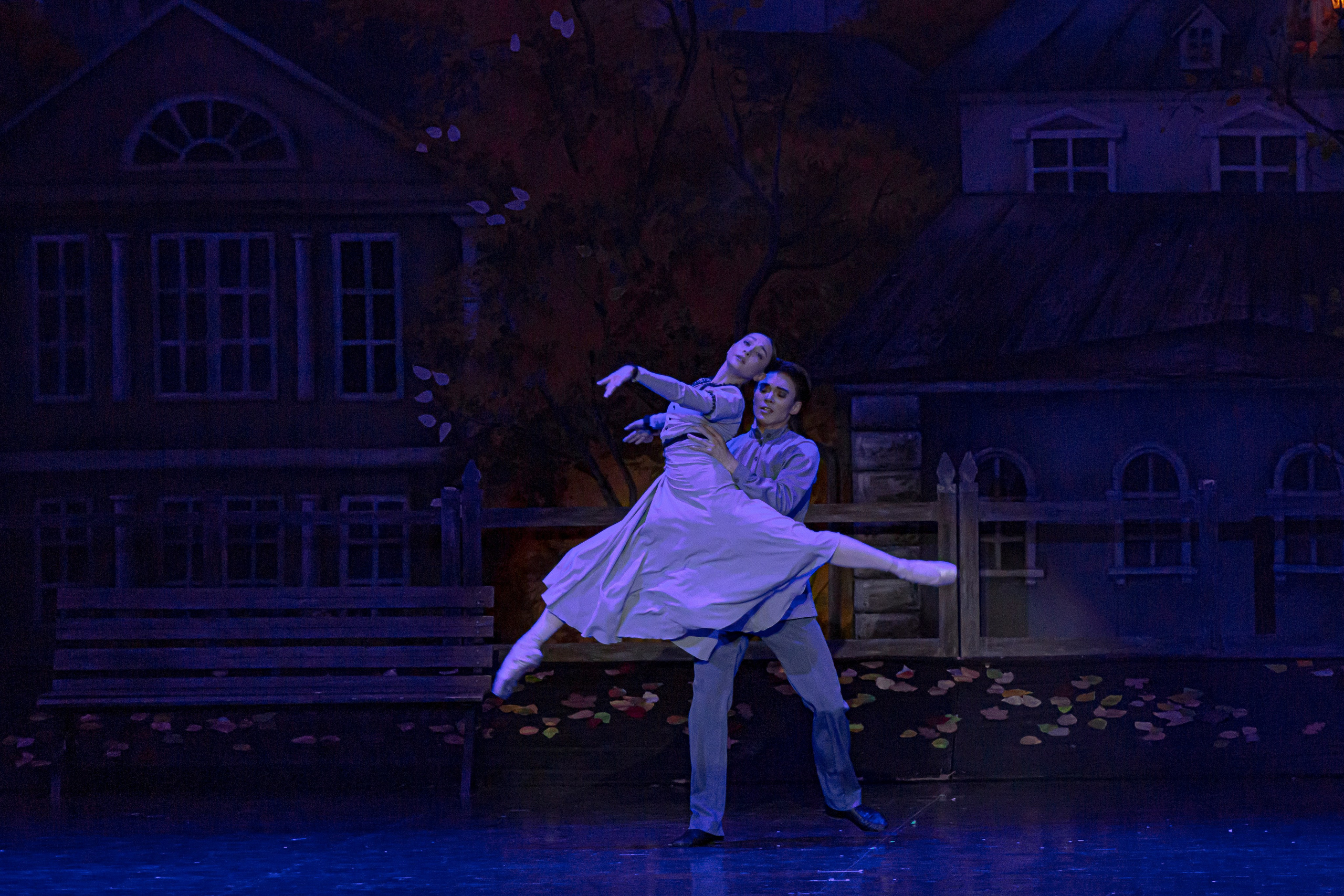 Анюта — спектакль — премьера на сцене Зимнего театра Марийского театра оперы и балета. Фотограф в Сочи Юрий Шептаев