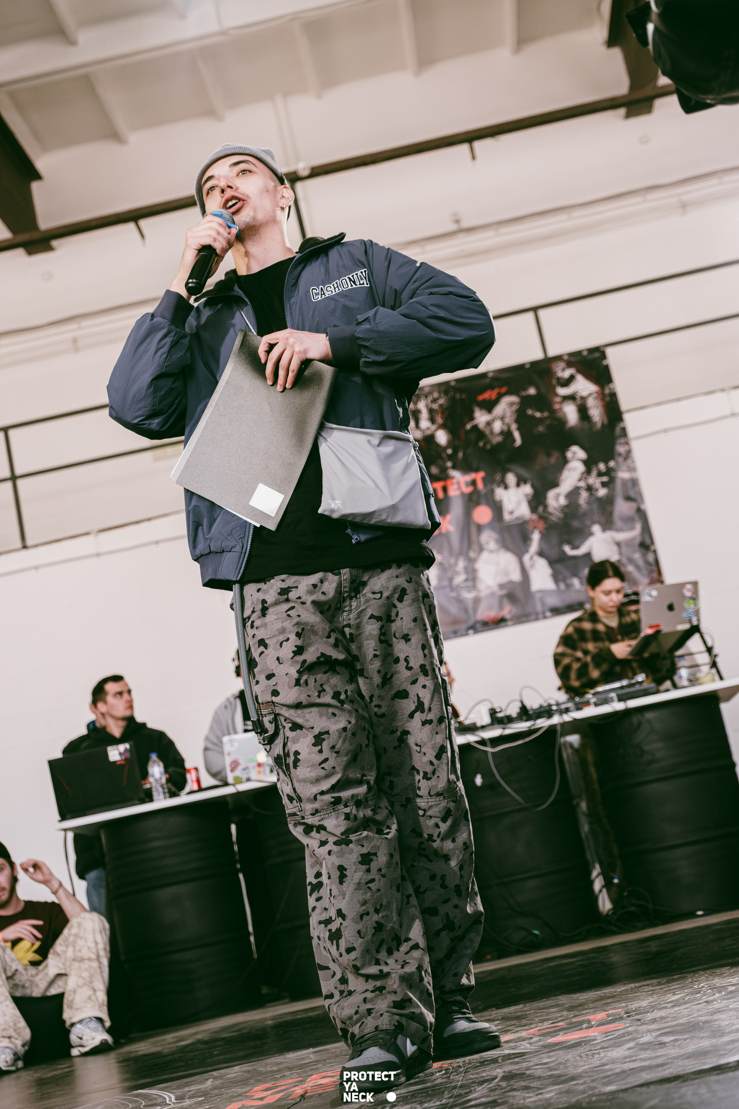 PROTECT YA NECK 22/03 (@youlovebu). Соня бу тебя сфоткала
