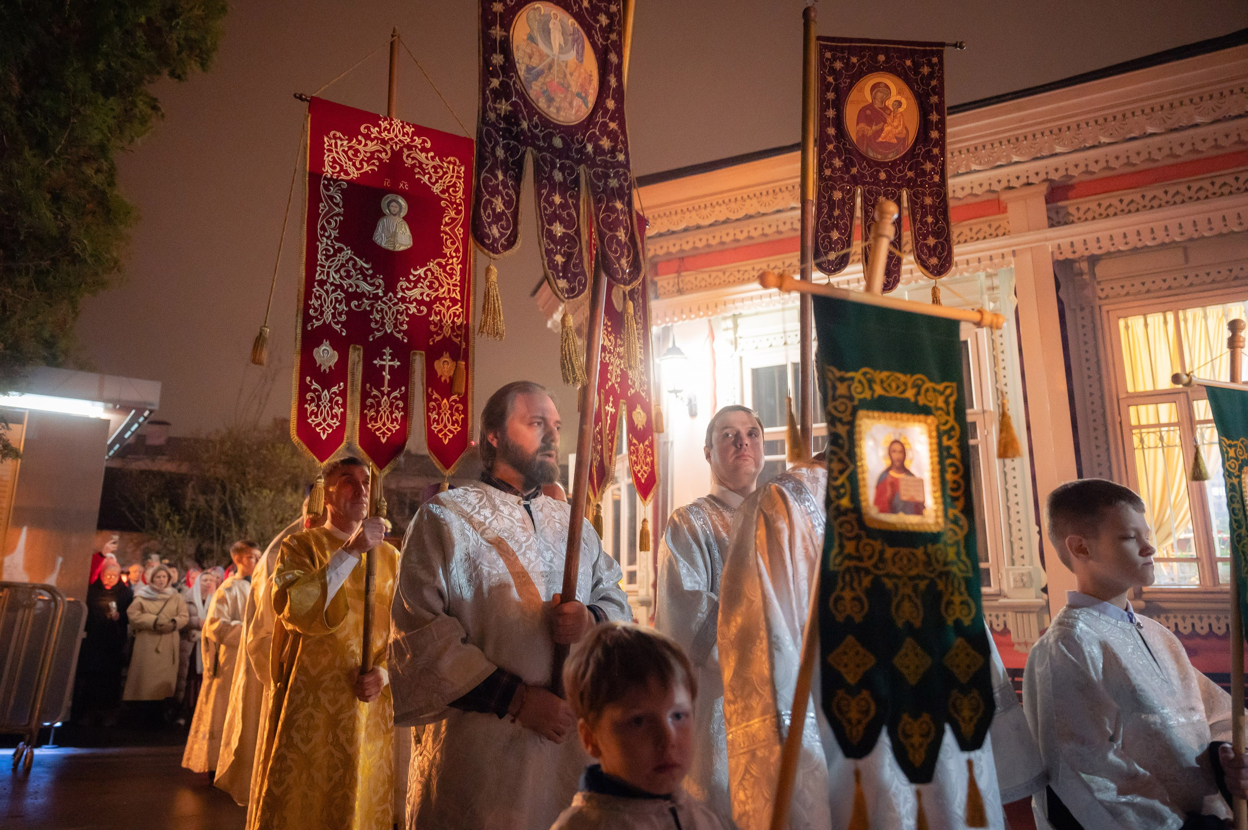 Богородский храм. Пасха. Полунощница, Божественная литургия. Антон и Татьяна Денисенко — В храме