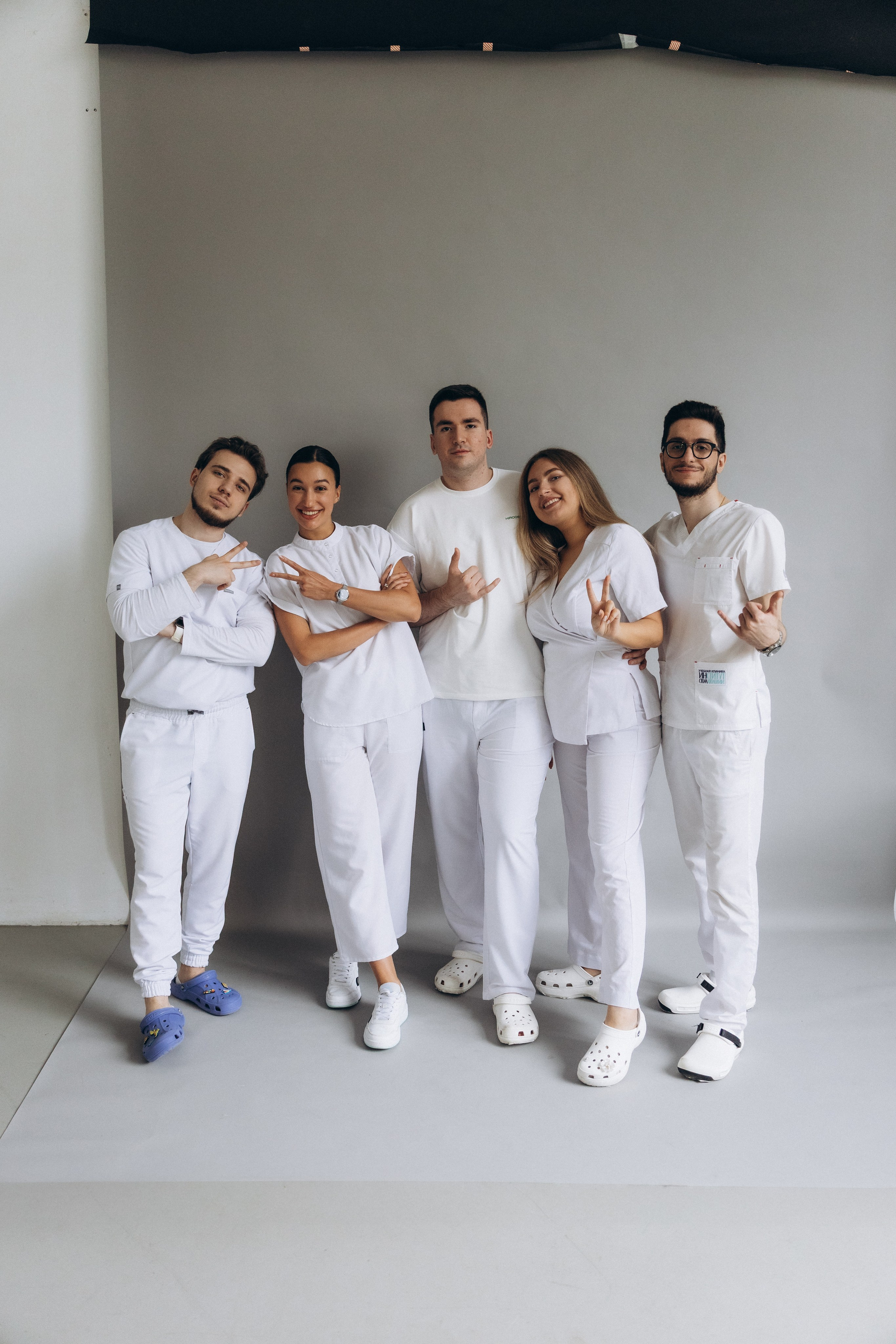 Фотосессия стоматологов в студии. Фотограф Артем Бросов в Санкт-Петербурге и Дубае