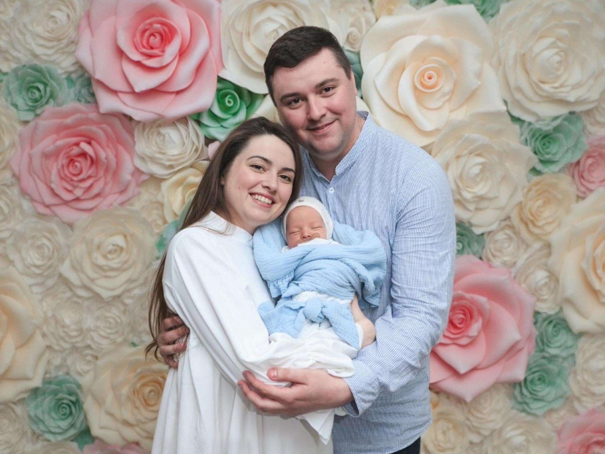 Фотосъемка выписки из роддома в Москве, заказать фотографа на выписку ньюборн съемка в роддоме newborn фотограф в Юдино