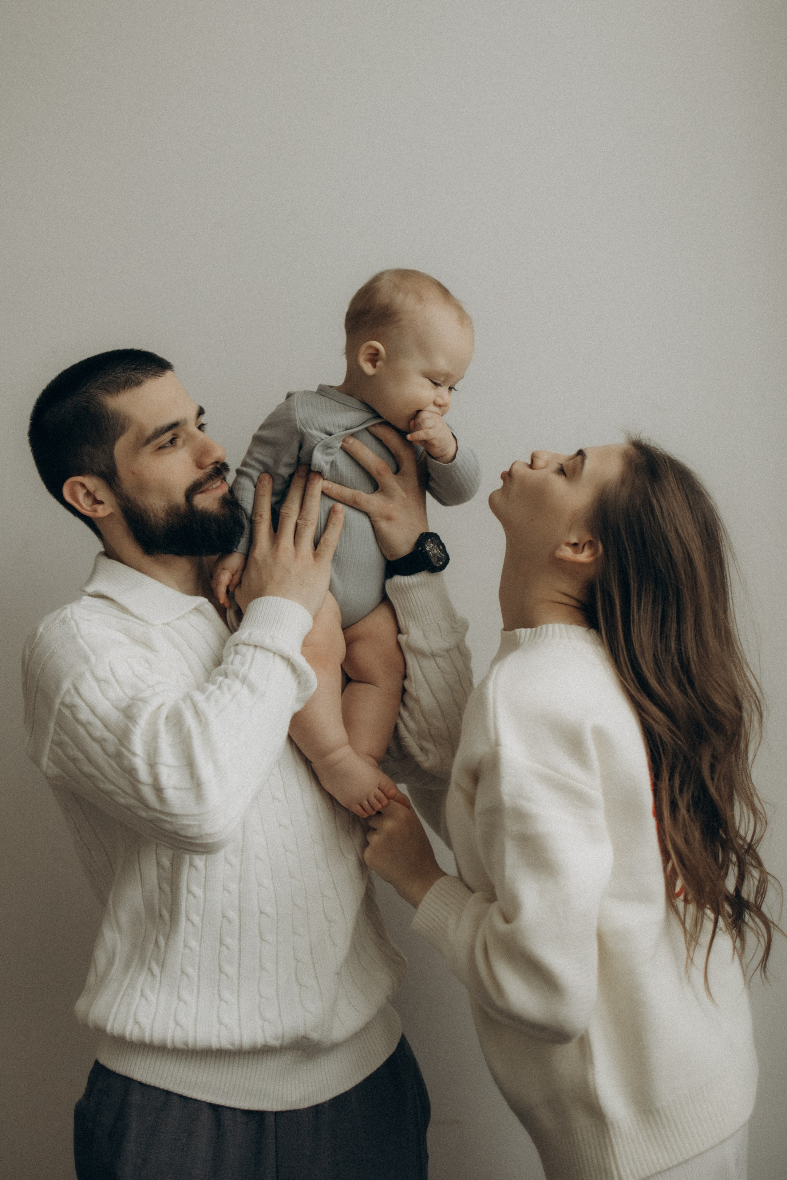 Семейная фотосессия в студии. Семейный фотограф Москва Юлиана Фетисова