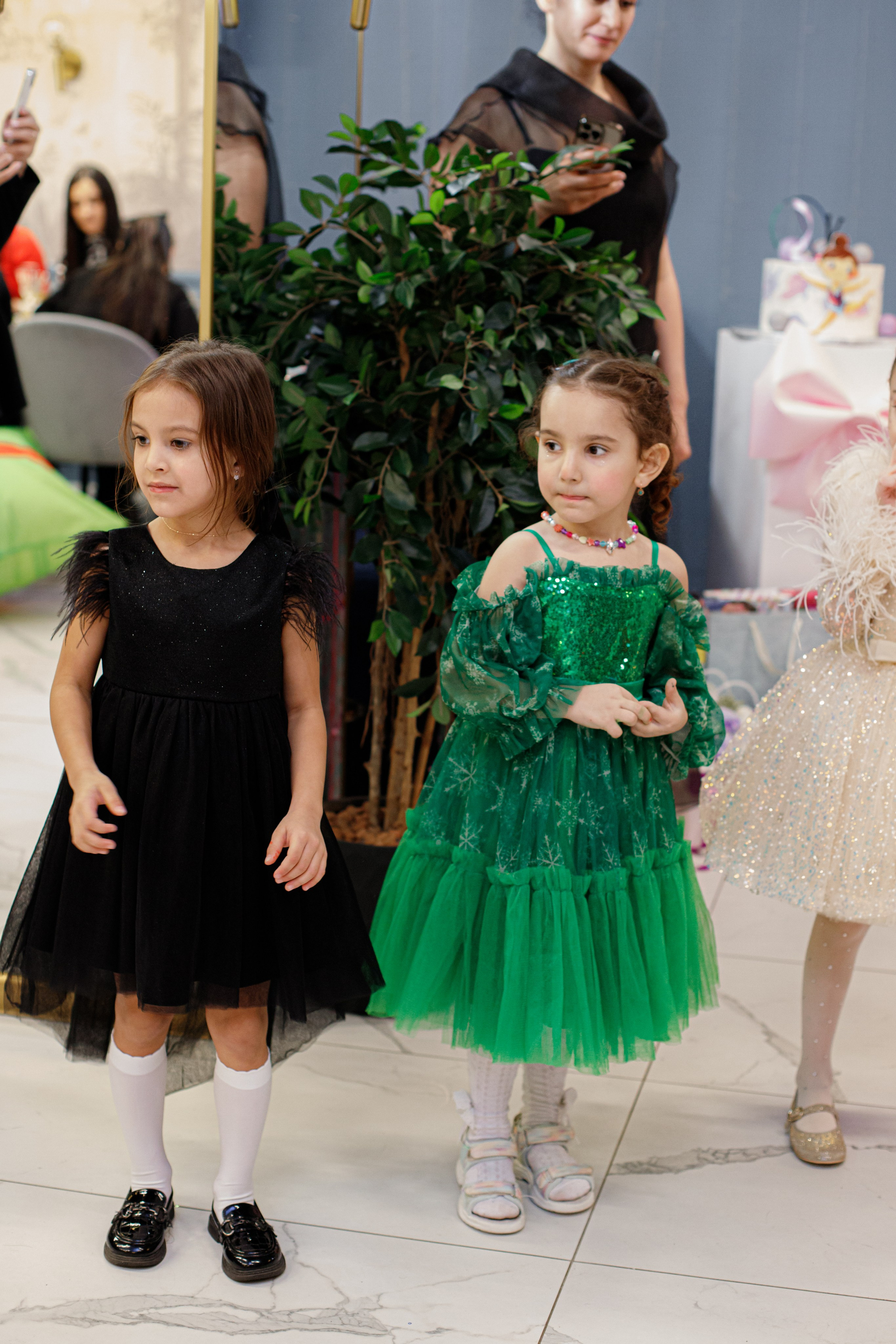 ASIA'S BIRTHDAY PARTY. Photokarish