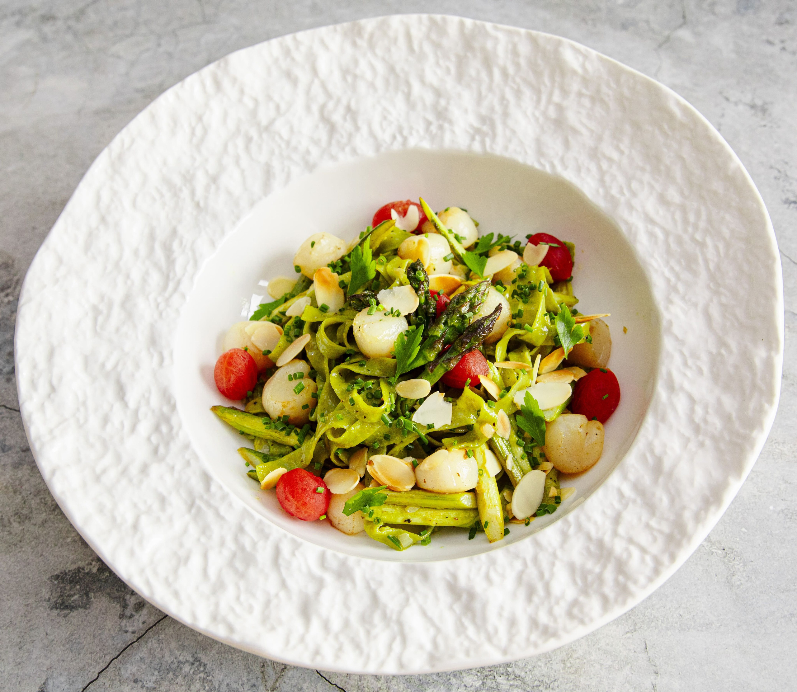 Художественная съёмка блюд с участием фуд-стилиста. Фуд-фотограф Илья Милоданов съемка в Москве и Московской области