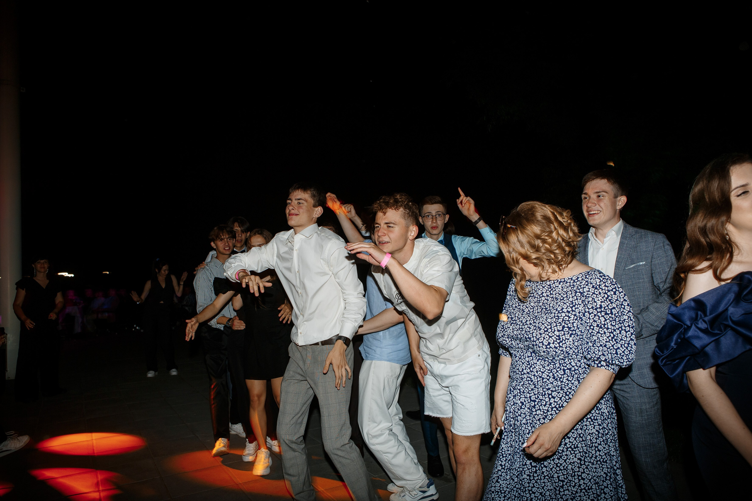 Выпускной Гимназия 12 2024 OpenHouse. Свадебный и портретный Фотограф в Липецке Дмитрий Котюков