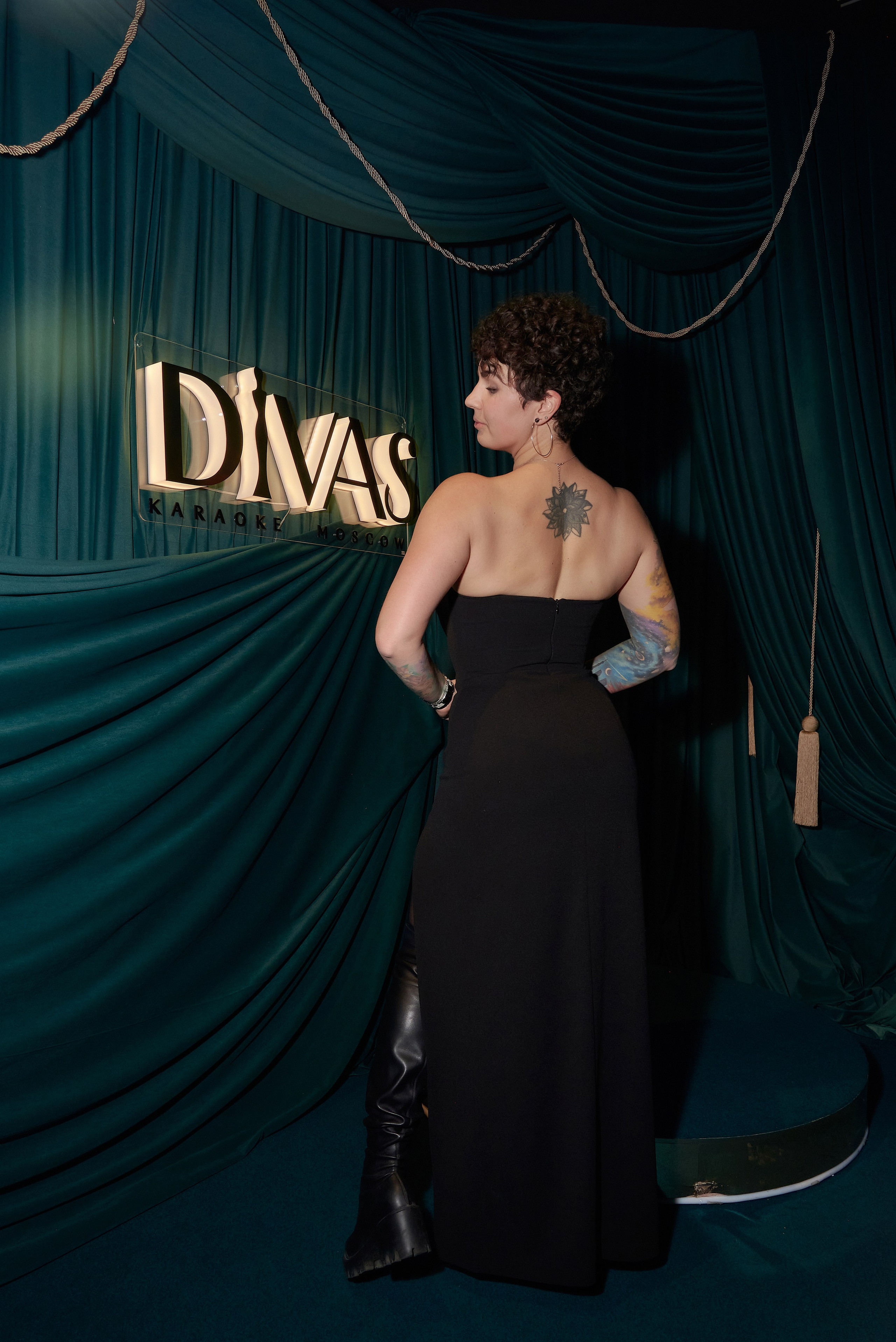 День рождения Светланы Пинигиной в караоке Divas. Наталия Дианова — фотограф для брендов и экспертов в Москве