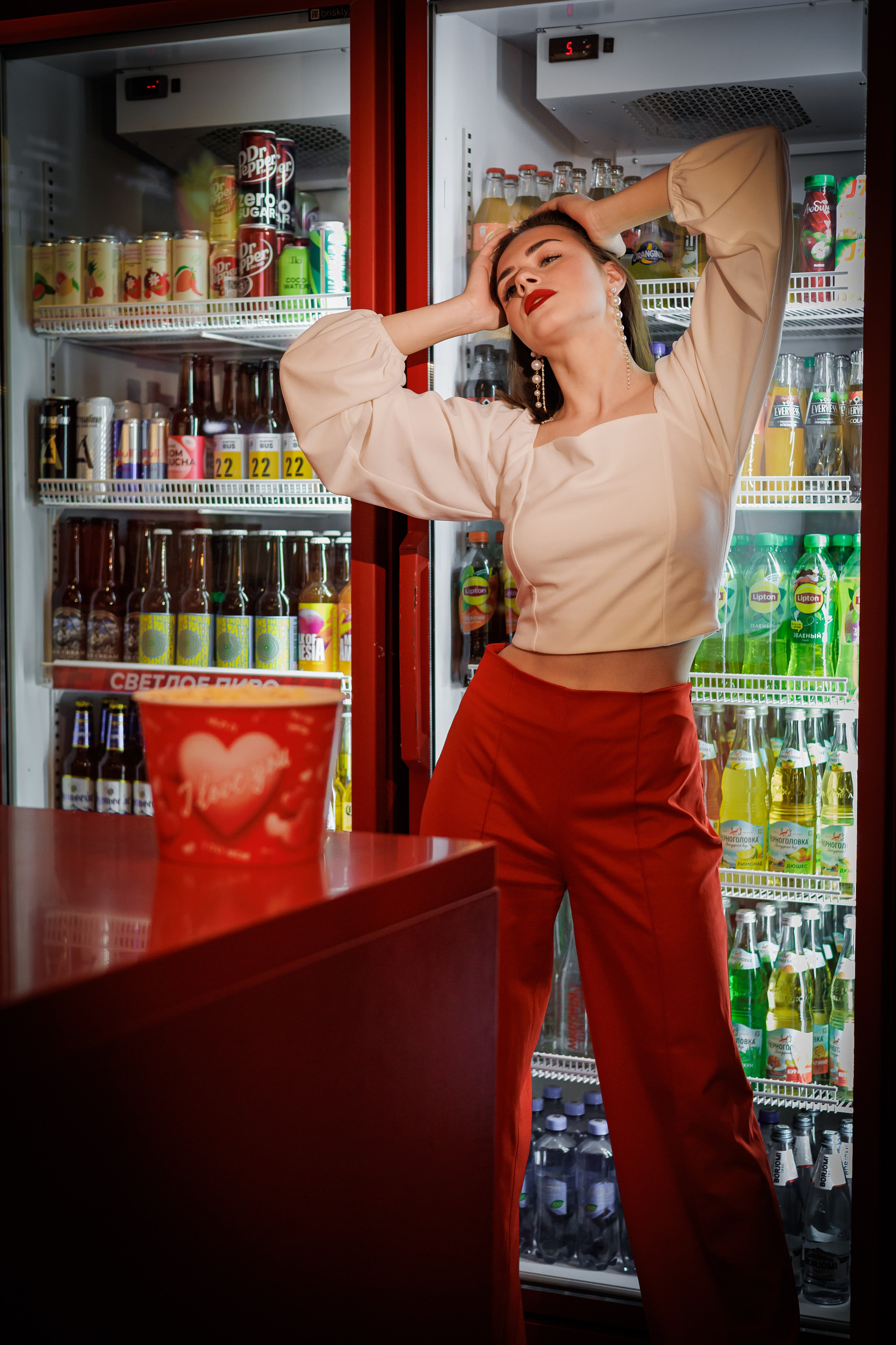 Алена. Фотосессия в кинотеатре Мираж. Портретный фотограф Панферова Регина г. Санкт-Петербург, г. Казань