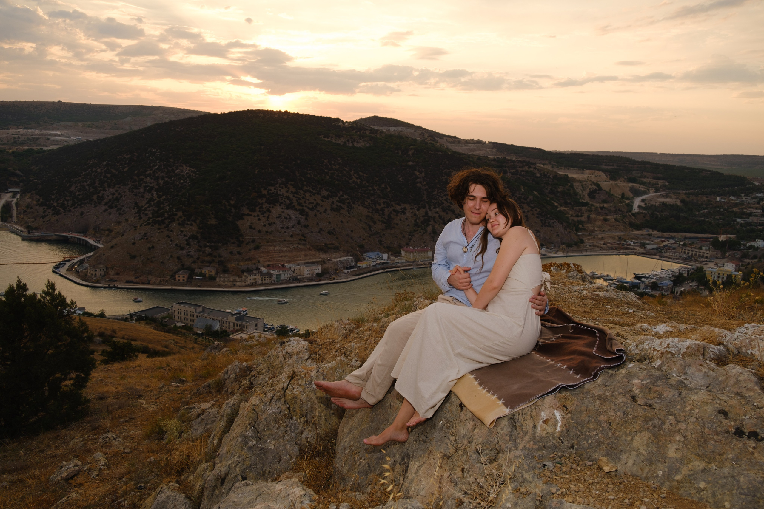 Л+Н в Балаклаве. Профессиональная фотосъемка в Крыму. Натуральные эмоции и живые кадры. Забронируйте дату прямо сейчас!