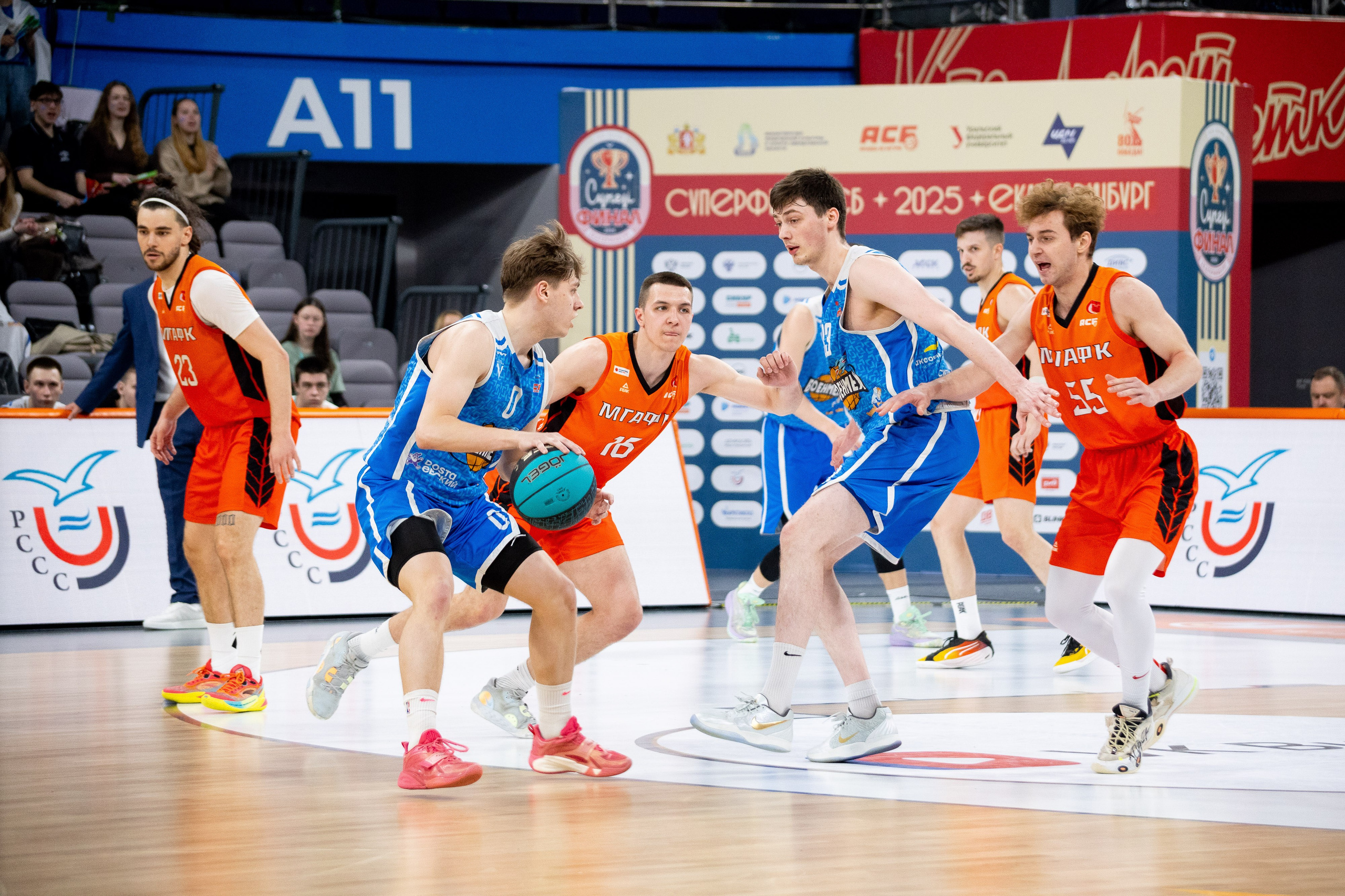 Баскетбольный матч Военмех — МГАФК. Фотограф Родион Нарудинов