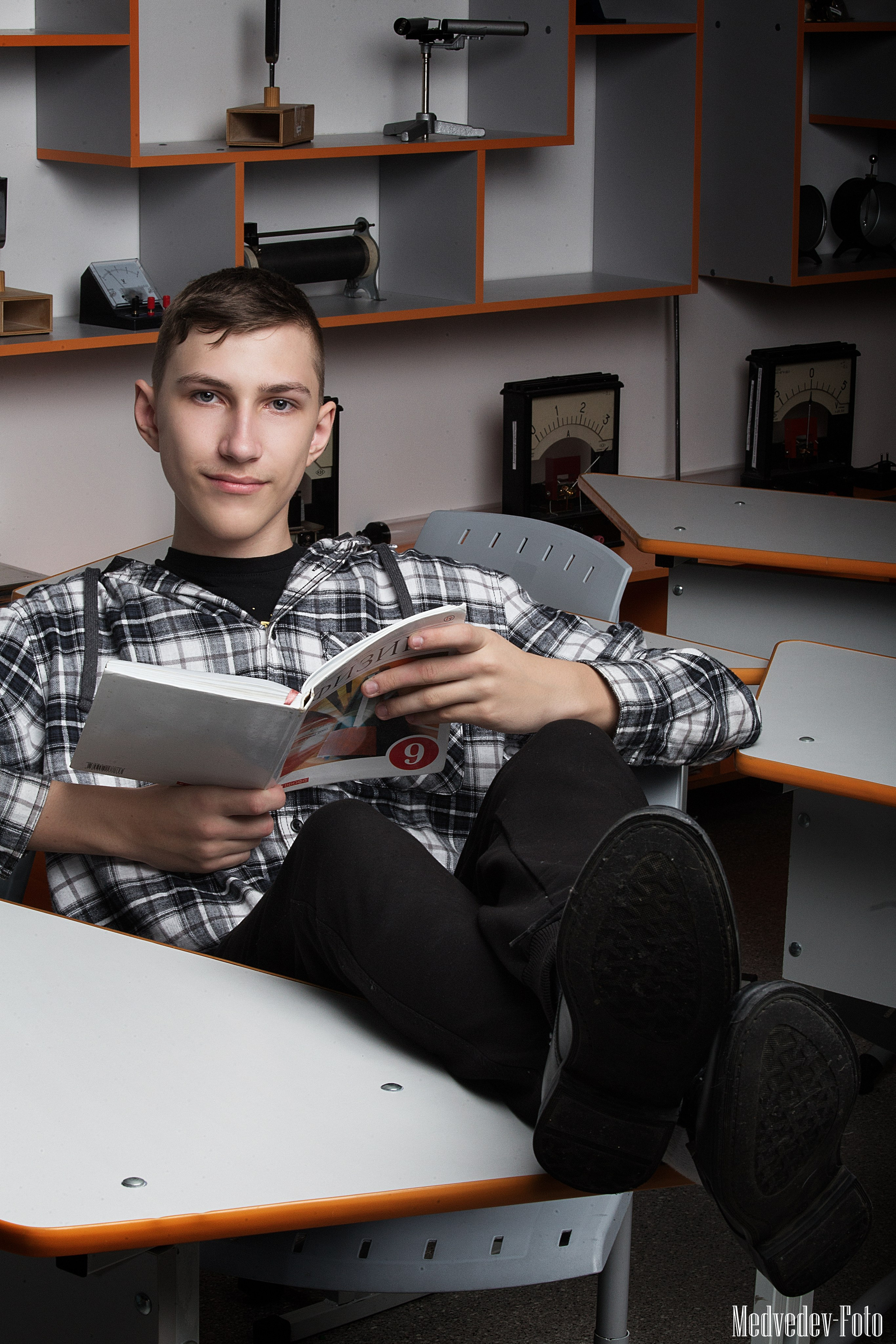 Школьные 9-11. Фотограф города  Краснотурьинска Медведев Михаил