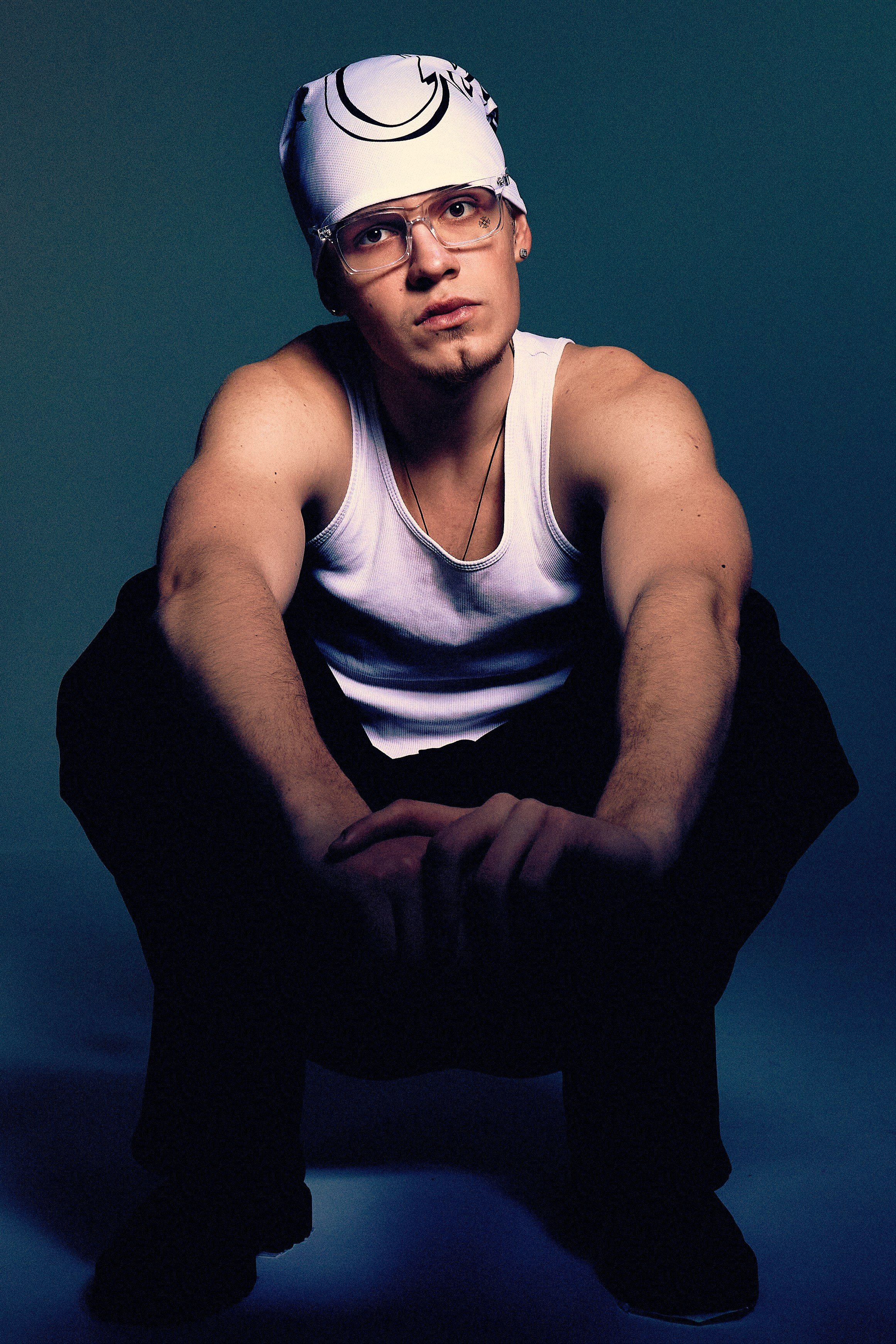 Арсений: retro Y2K | Мужской портрет | Белов Тимофей, фотограф СПБ. Фотограф Белов Тимофей | Санкт-Петербург | СПБ