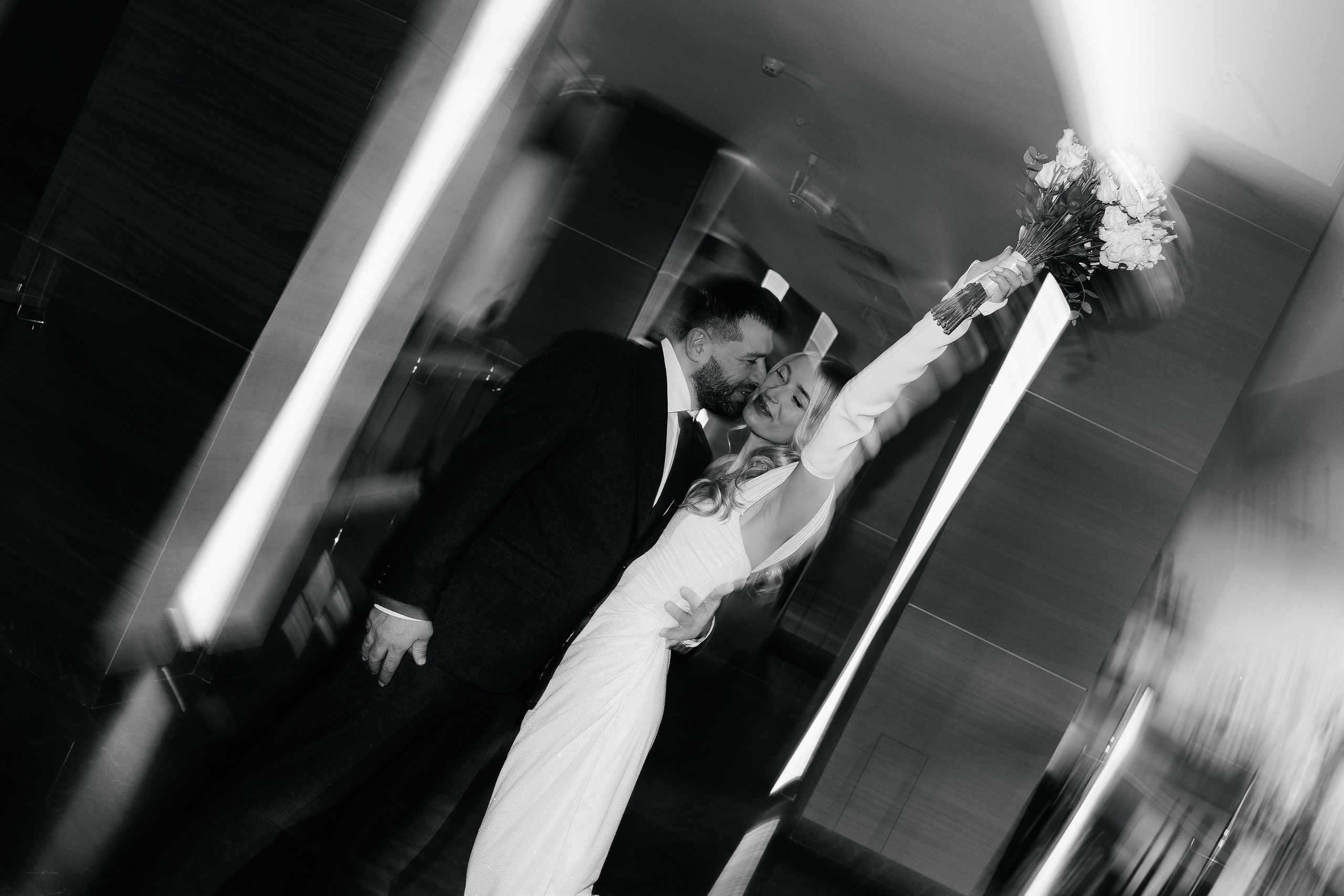 Свадебная фотосессия в отеле Марриот в Минске (Minsk Marriott Hotel). Свадебный фотограф в Минске/Беларуси Сергей Спиридонов