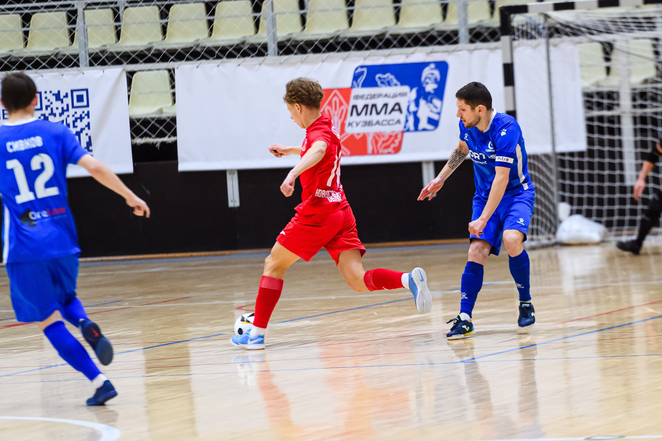 Высшая лига по футзалу — Сезон 2024-2025 — 2ой тур. Репортажный фотограф в Кемерово