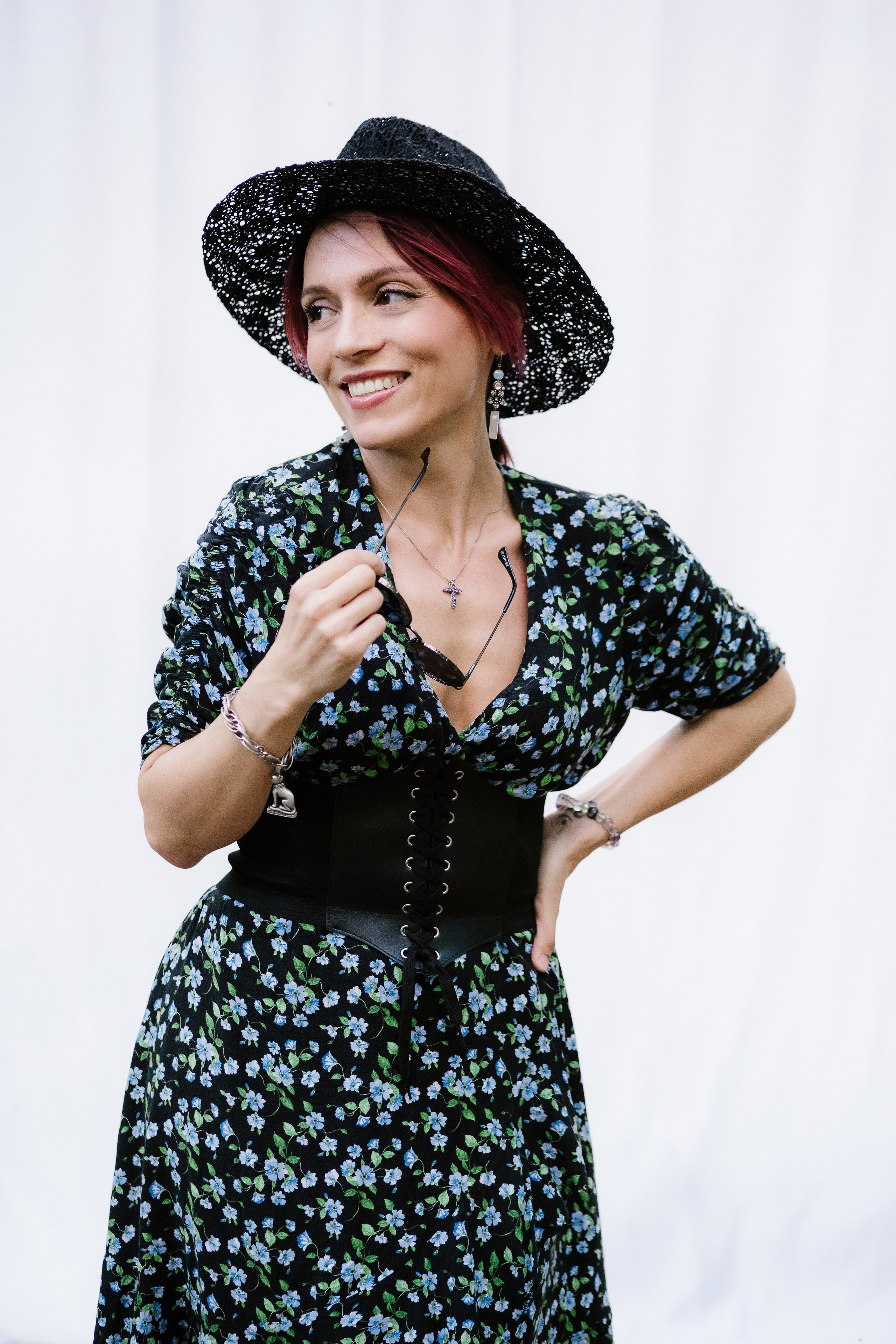 Ощущение леса в городе! Портреты на Белом Фоне в Дубках Таганрога. Свадебный и семейный фотограф в Таганроге Бакарюк Антон