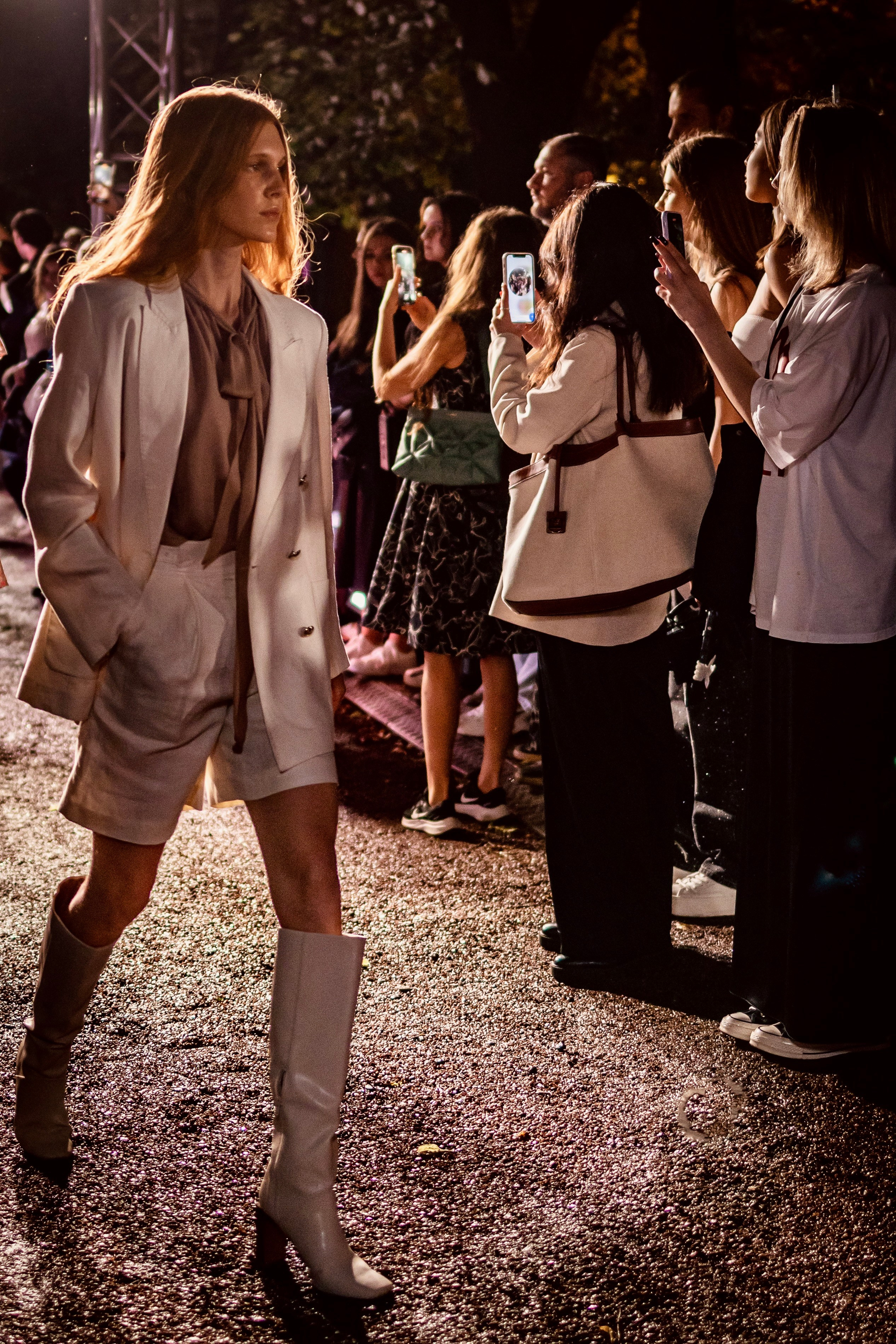 Фото с показа российских брендов на Патриках. Фотосессии и репортаж — Фотограф в Москве — Рина Серёгина