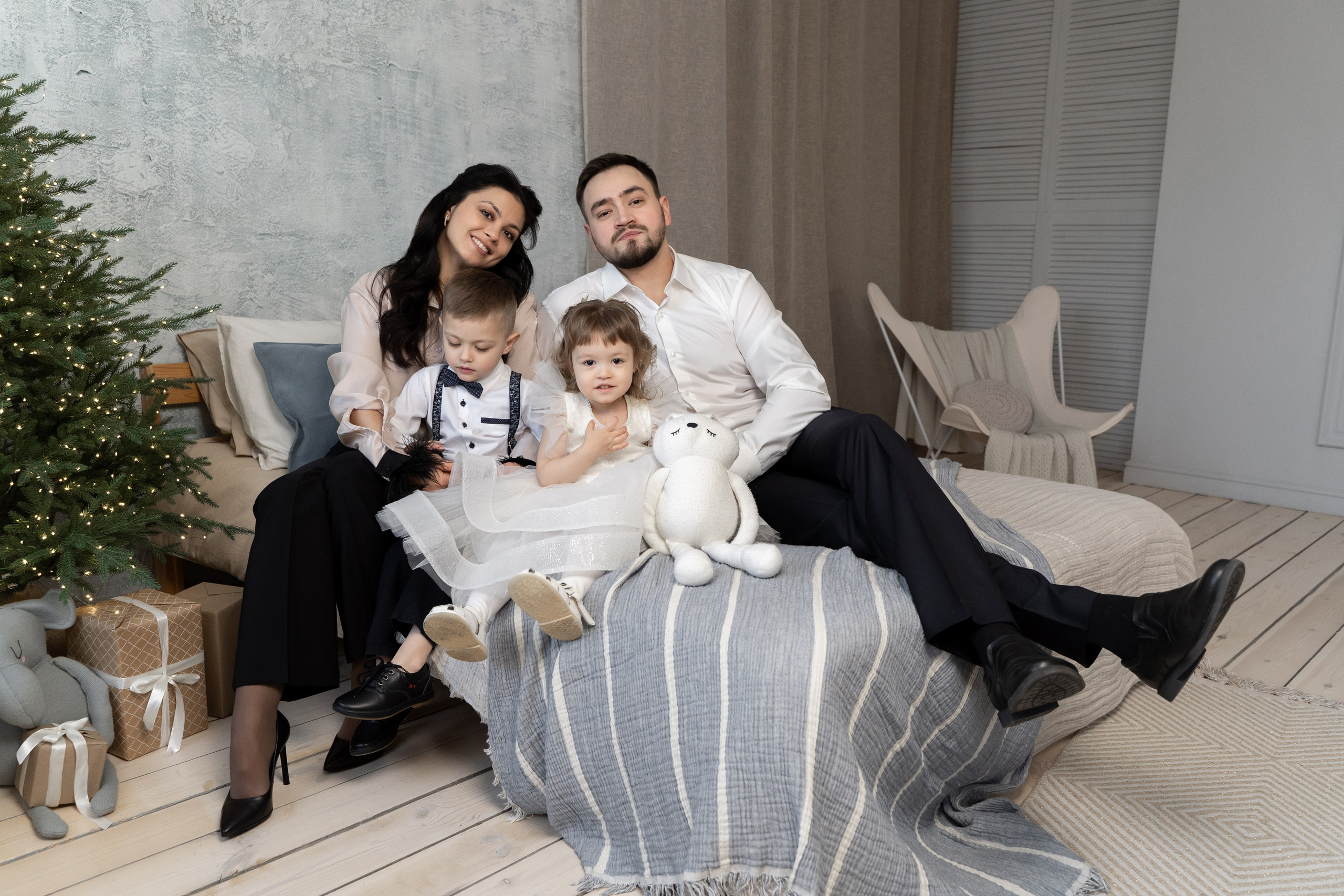 Саша, Гера, Лилиана и Арсений. Новогодняя фотосессия. Фотограф Татьяна Мамонтова