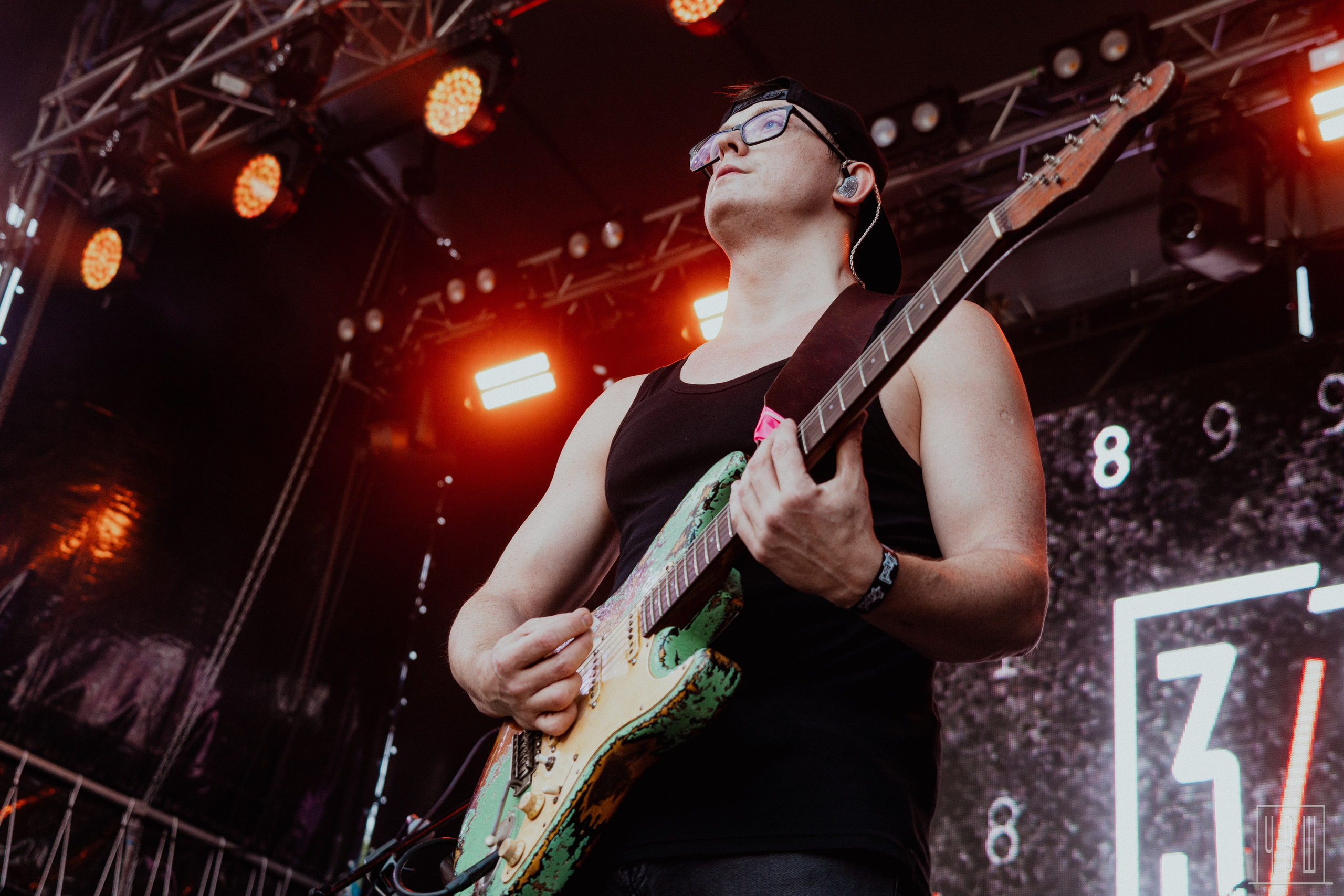 Живой! 2025, День Первый. Человек в Шляпе