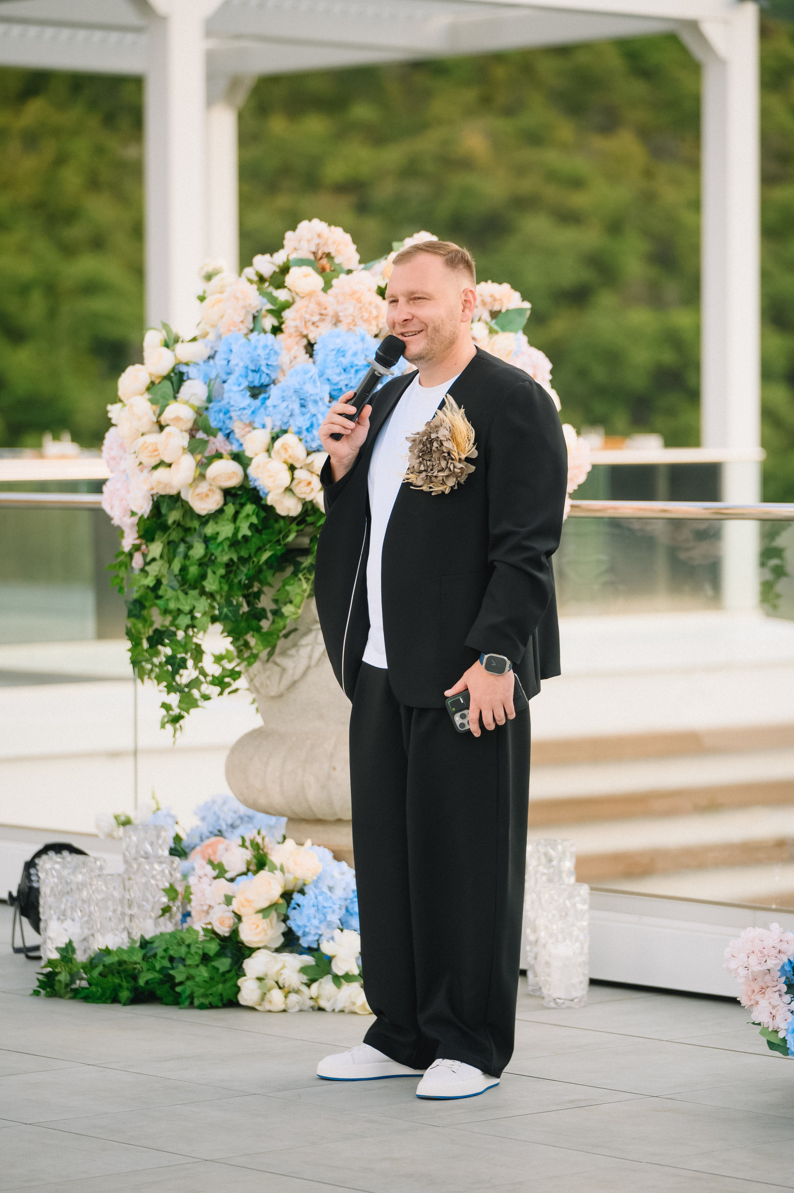 Легендарные виноградники Абрау Дюрсо, панорамный вид на озеро с террасы ресторана Seven и бесконечная любовь Андрея и Альбины. Организация мероприятий ЮФО