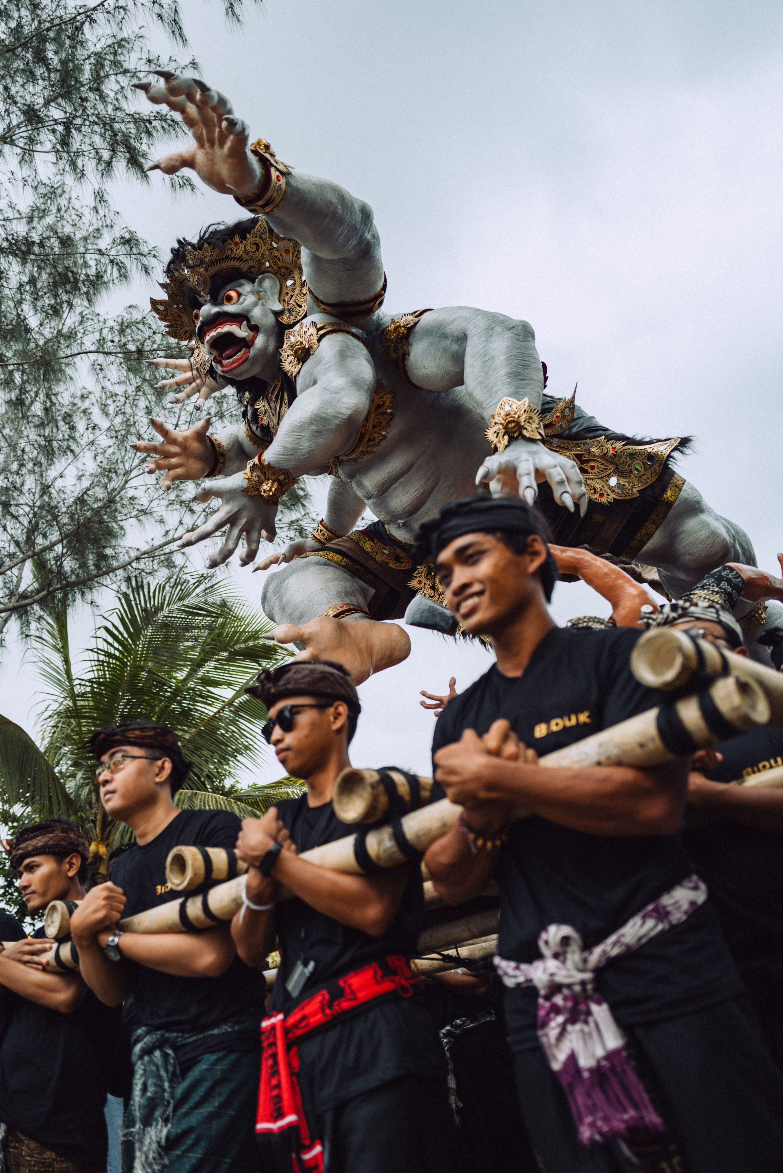 Street. Если ты на Земле — звони