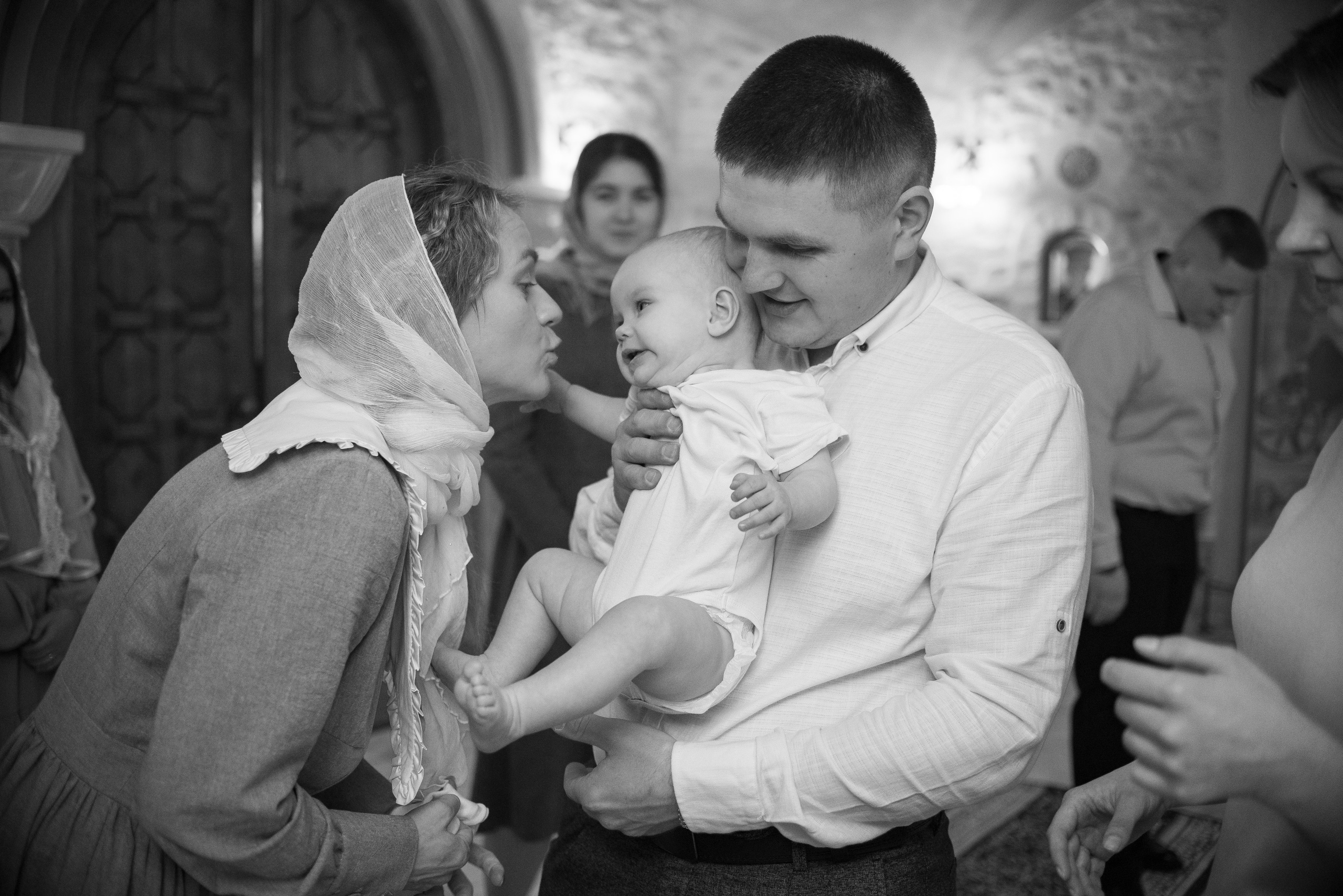 Крещение Василисы в Свято-Елисаветинском монастыре. Семейный фотограф на выписку из роддома и крещение Минск Настя Гришук