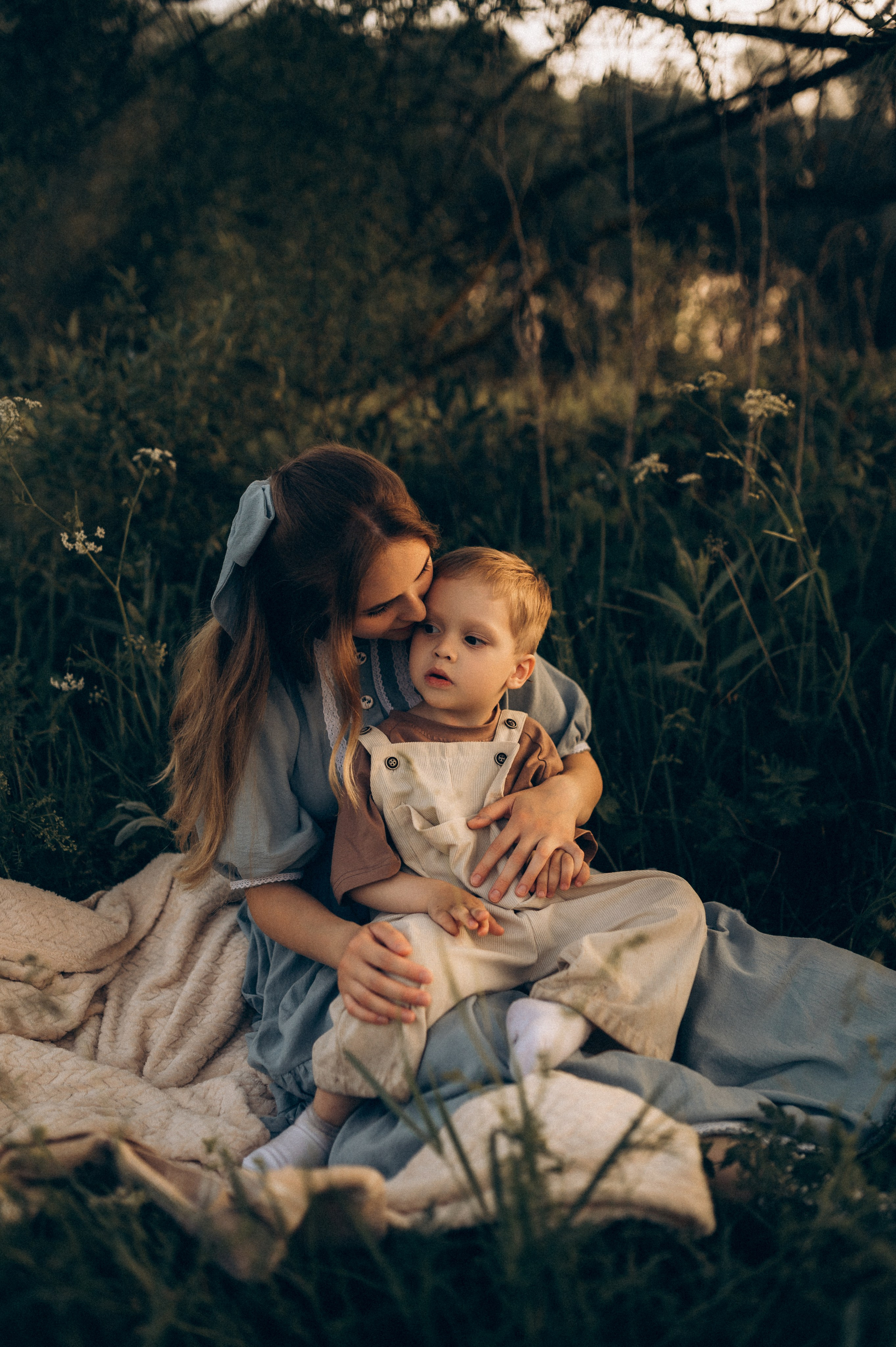 Фотосессия на природе мамы и сына. Фотограф Алексин, Тула