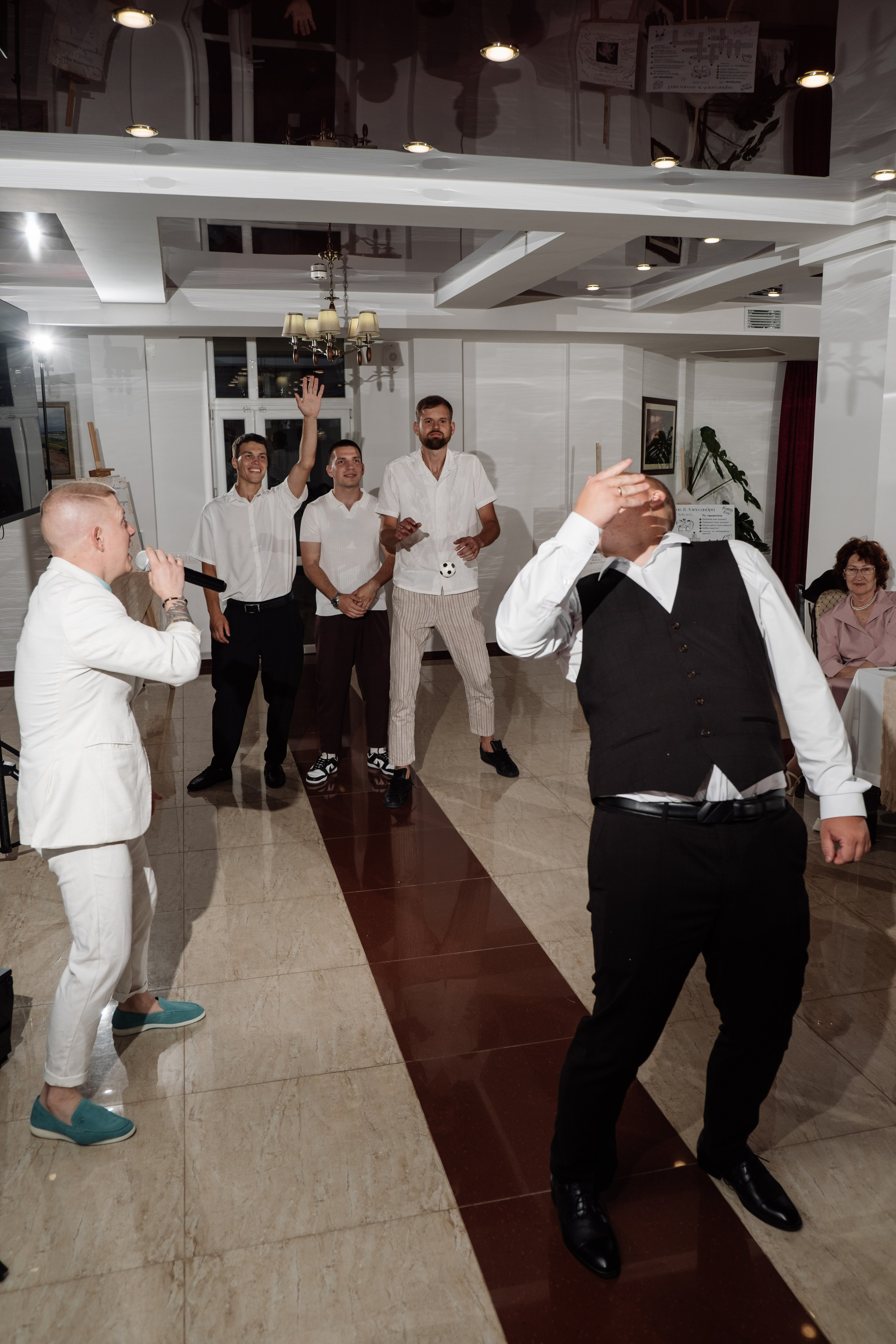 Свадебный ретопртаж. Профессиональная фотосъемка в Крыму. Натуральные эмоции и живые кадры. Забронируйте дату прямо сейчас!